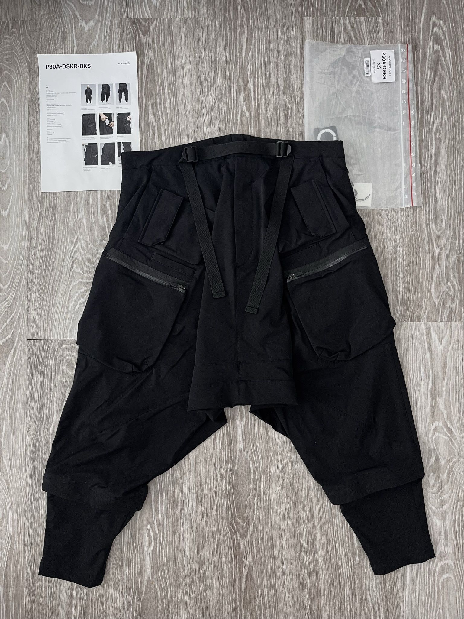 R　ACRONYM p30a-dskr サイズXS ACRONYM P30A-DSKR-BKS Schoeller® Dryskin™ Ultrawide Drawcord