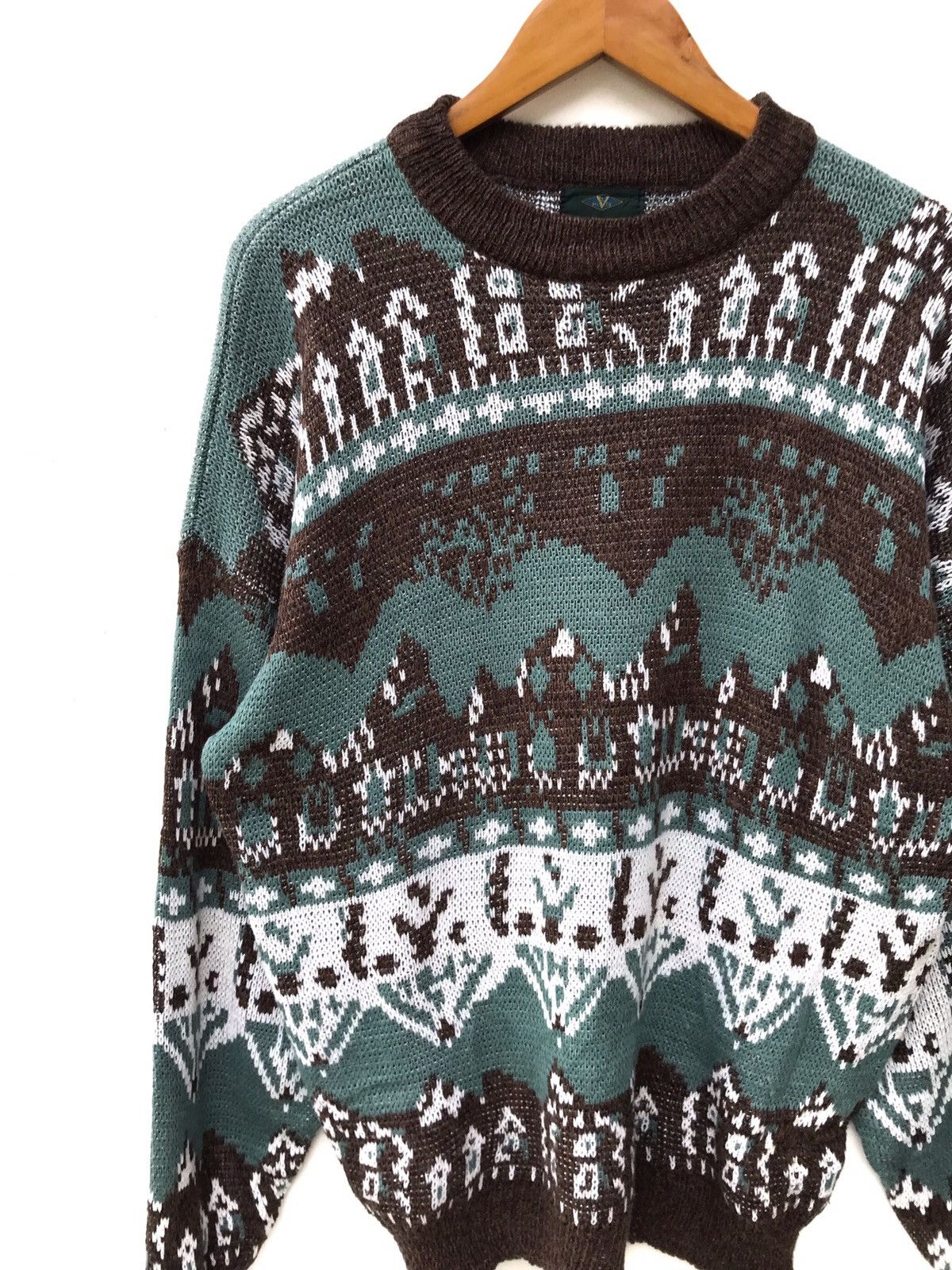 Valentino Vintage Valentino Hand Knit Sweater Size US L / EU 52-54 / 3 - 1 Thumbnail