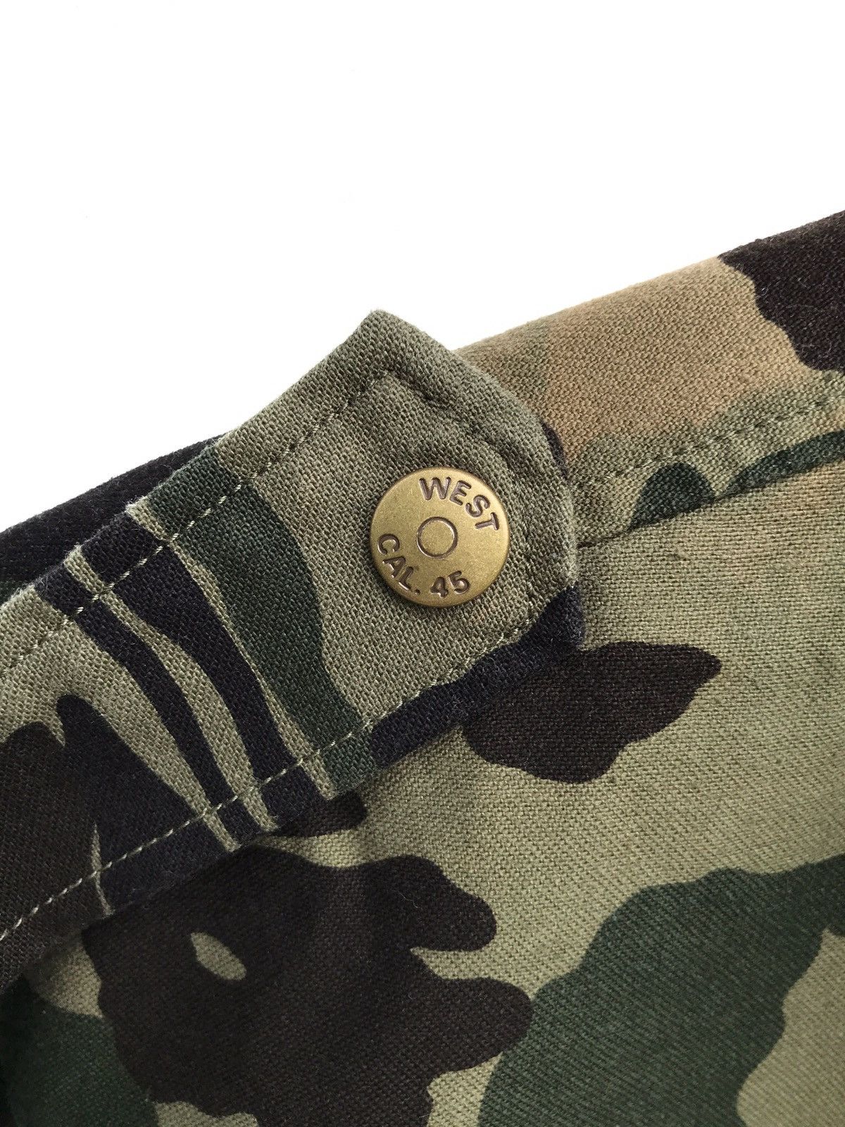 Japanese Brand Japanese Brand Camouflage Button Hunting Bape Inspire Size US L / EU 52-54 / 3 - 6 Thumbnail