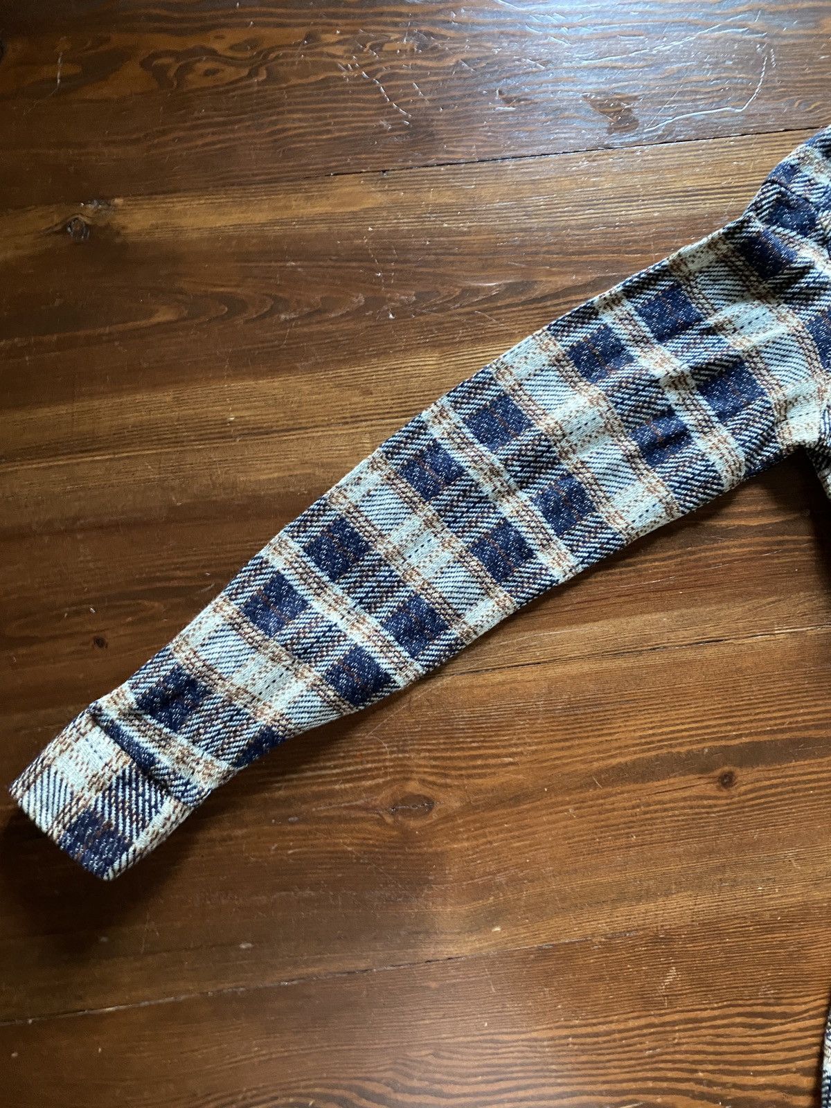 Vintage Vintage 60’s Plaid Distressed Long Sleeve Button Up Size US L / EU 52-54 / 3 - 9 Thumbnail