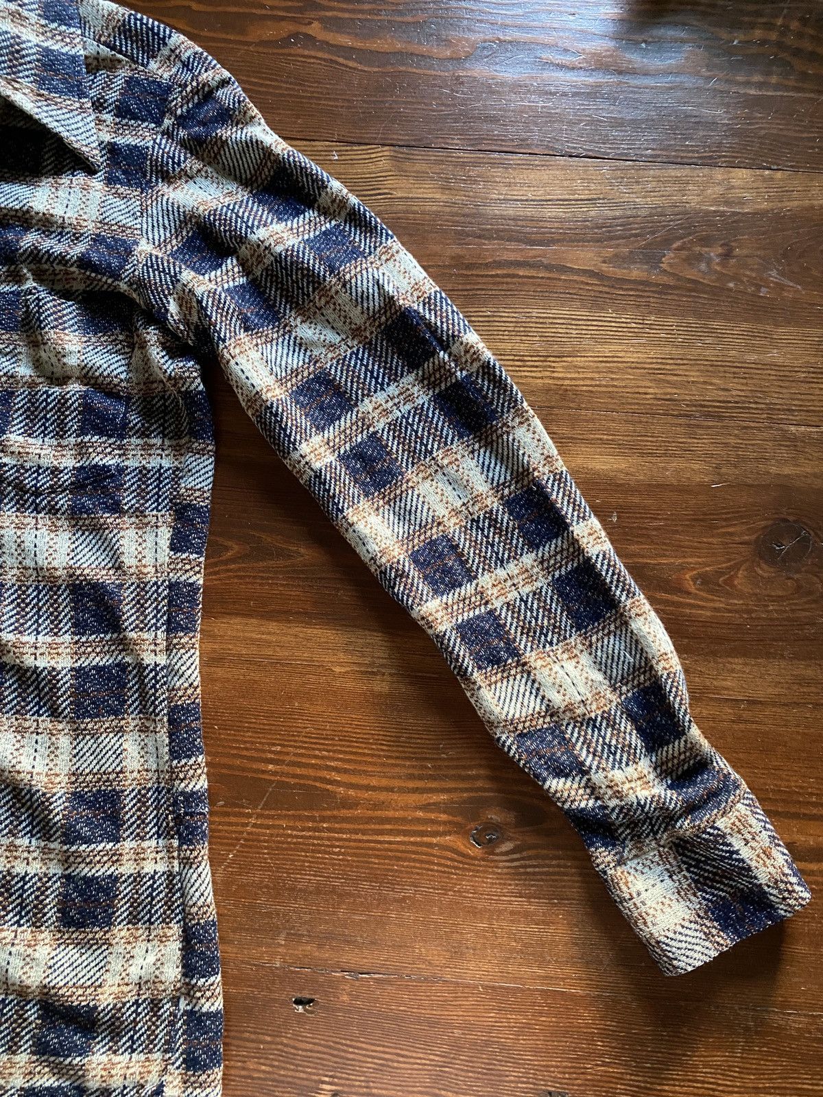 Vintage Vintage 60’s Plaid Distressed Long Sleeve Button Up Size US L / EU 52-54 / 3 - 6 Thumbnail