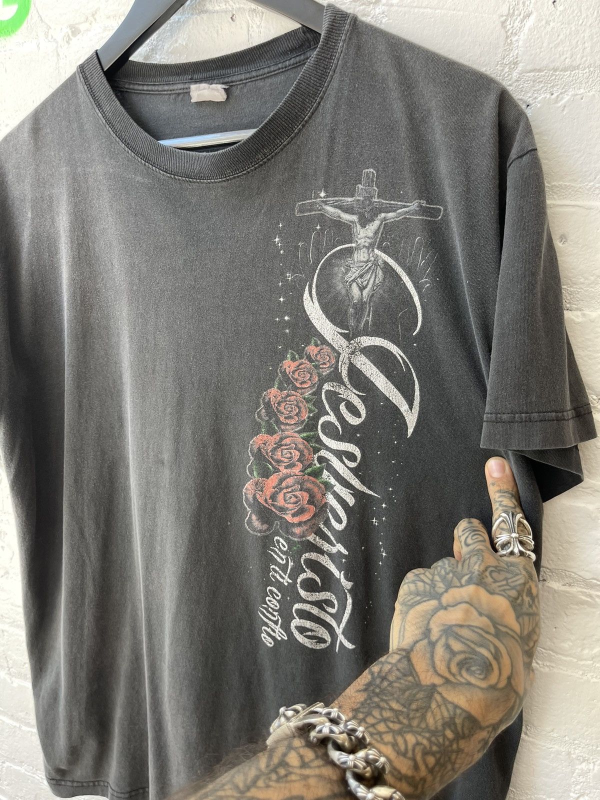 Vintage Vintage THRASHED Faded Rose Religion God Cross Jesus Shirt Size US XL / EU 56 / 4 - 6 Thumbnail