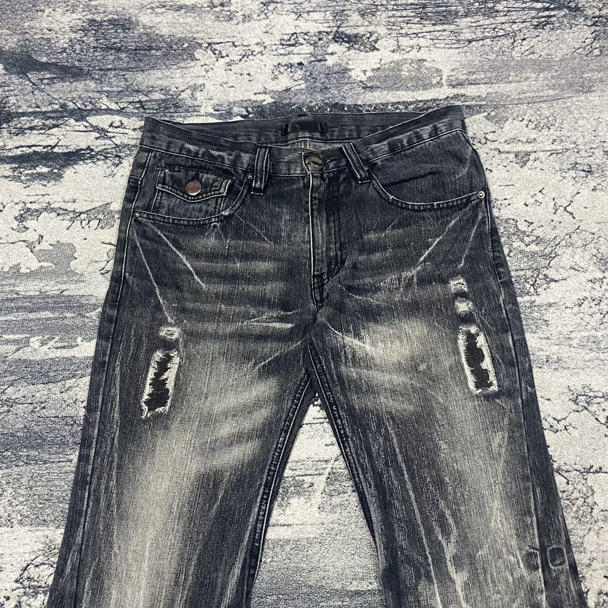 Japanese Brand Vintage Japanese Lightning Design Distressed Jeans Size US 31 - 2 Thumbnail