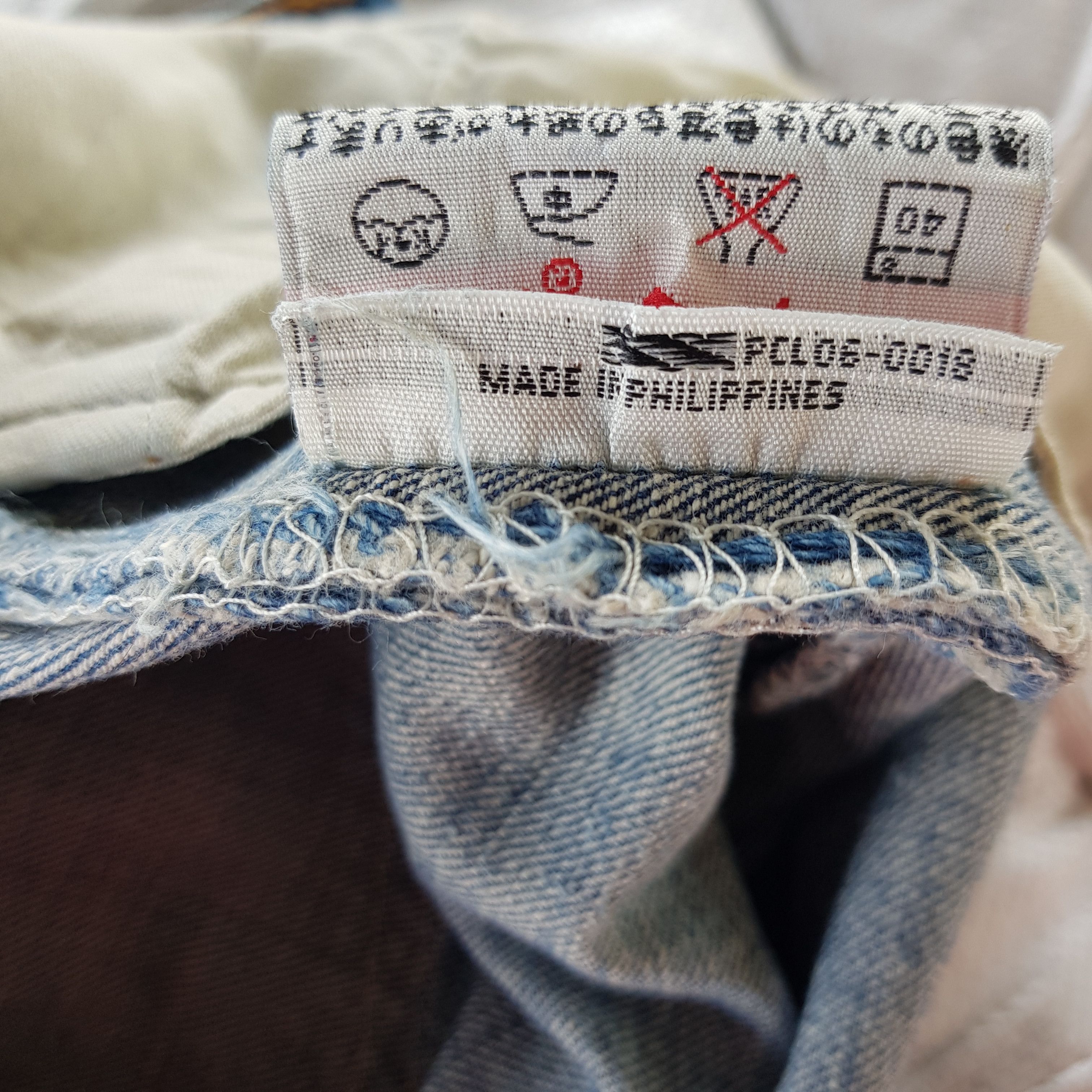 Levi's Vintage Levis 501 Distressed Jeans Levi's 501 Faded Denim Size US 32 / EU 48 - 13 Thumbnail
