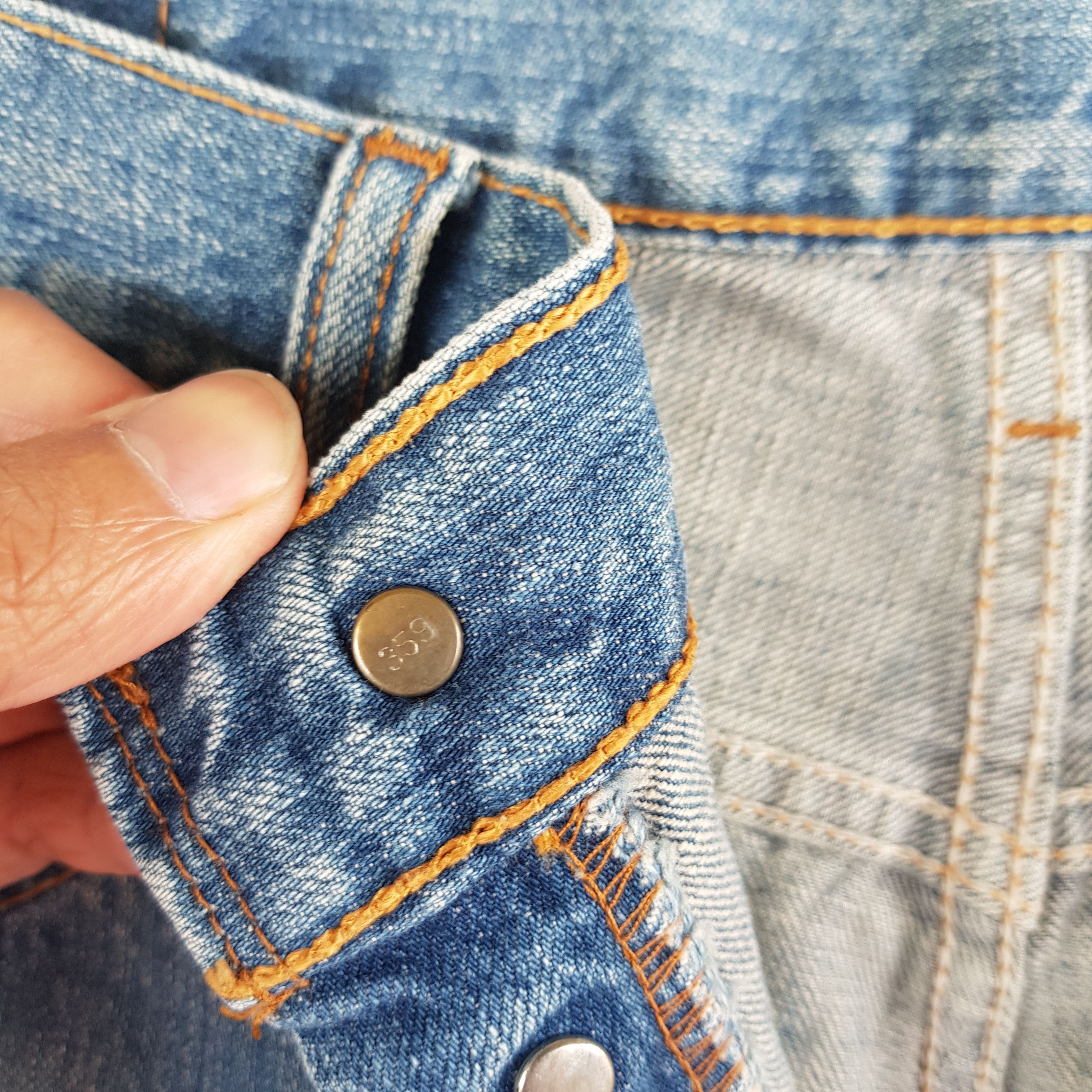 Levi's Vintage Levis 501 Distressed Jeans Levi's 501 Faded Denim Size US 32 / EU 48 - 9 Thumbnail