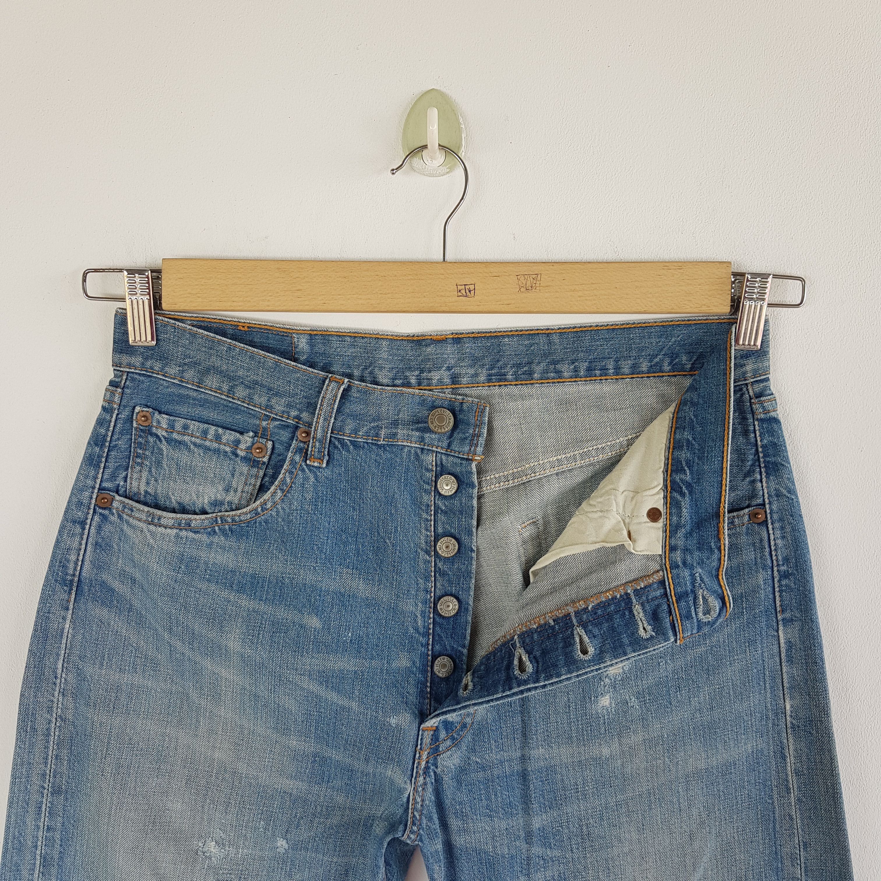 Levi's Vintage Levis 501 Distressed Jeans Levi's 501 Faded Denim Size US 32 / EU 48 - 8 Thumbnail