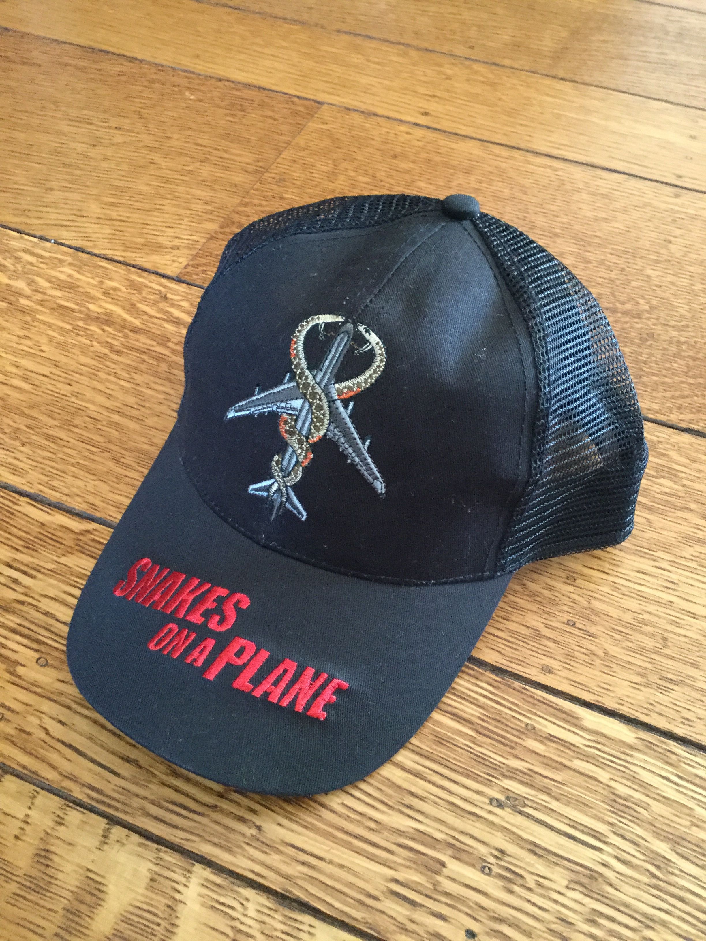 Vintage HARD Snakes on a Plane Mesh Trucker Hat Size ONE SIZE - 1 Thumbnail
