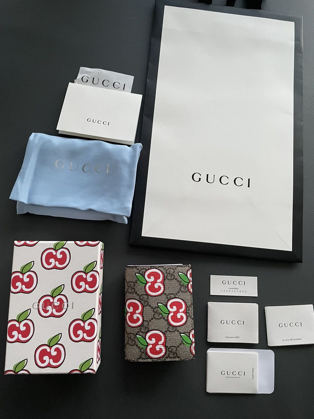 Gucci Rare Brand NEW Super Runway Limited Edition GG Apple Wallet Size ONE SIZE - 23 Thumbnail