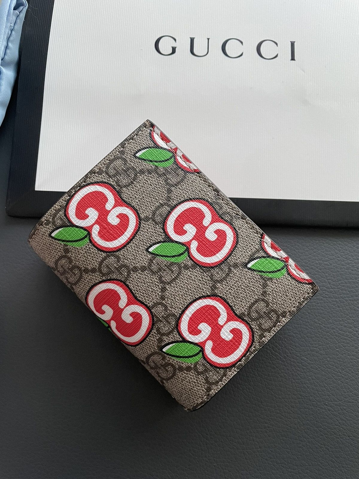 Gucci Rare Brand NEW Super Runway Limited Edition GG Apple Wallet Size ONE SIZE - 1 Thumbnail