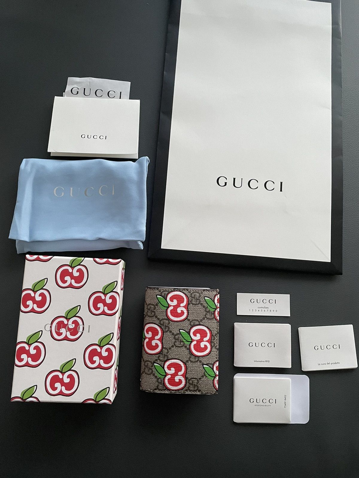 Gucci Rare Brand NEW Super Runway Limited Edition GG Apple Wallet Size ONE SIZE - 3 Thumbnail
