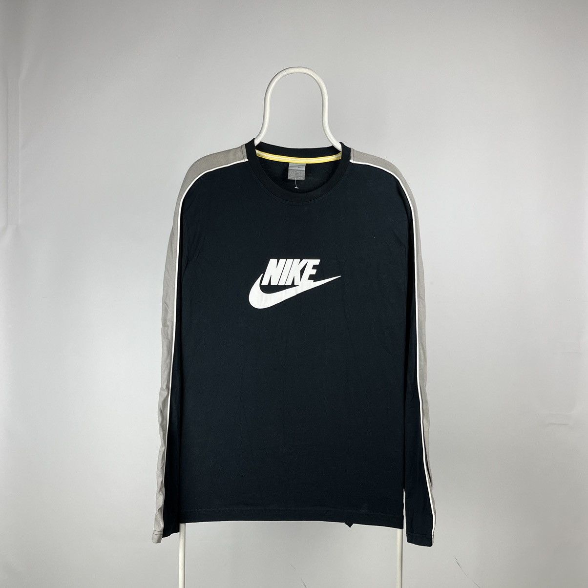 Nike Nike long sleeve streetwear size XLARGE logo Size US XL / EU 56 / 4 - 1 Thumbnail