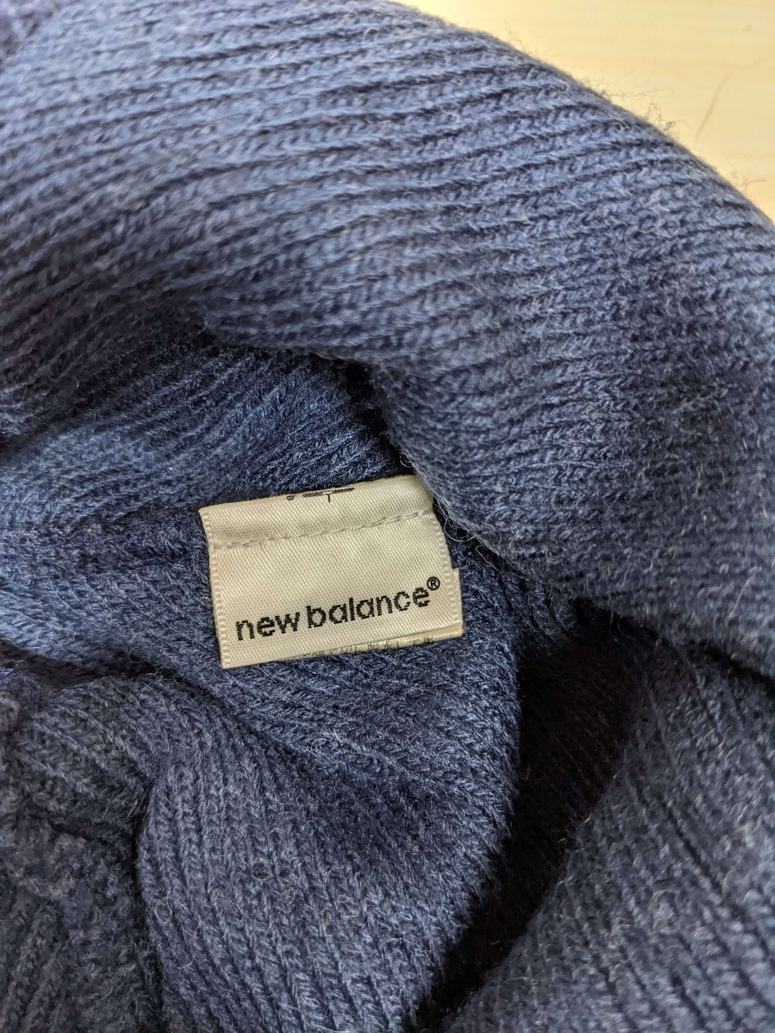 New Balance Vintage New Balance Plain Beanie Hat Cap Snowcap Size ONE SIZE - 5 Thumbnail