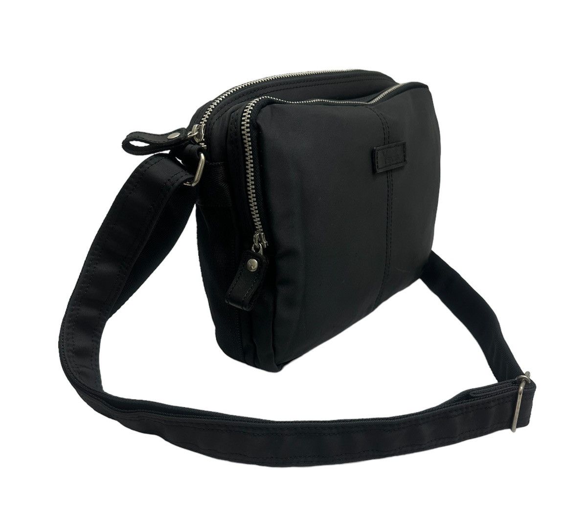 Yohji Yamamoto 🇯🇵 Yohji Yamamoto Y's Leather Patch Crossbody Sling bag Size ONE SIZE - 3 Thumbnail