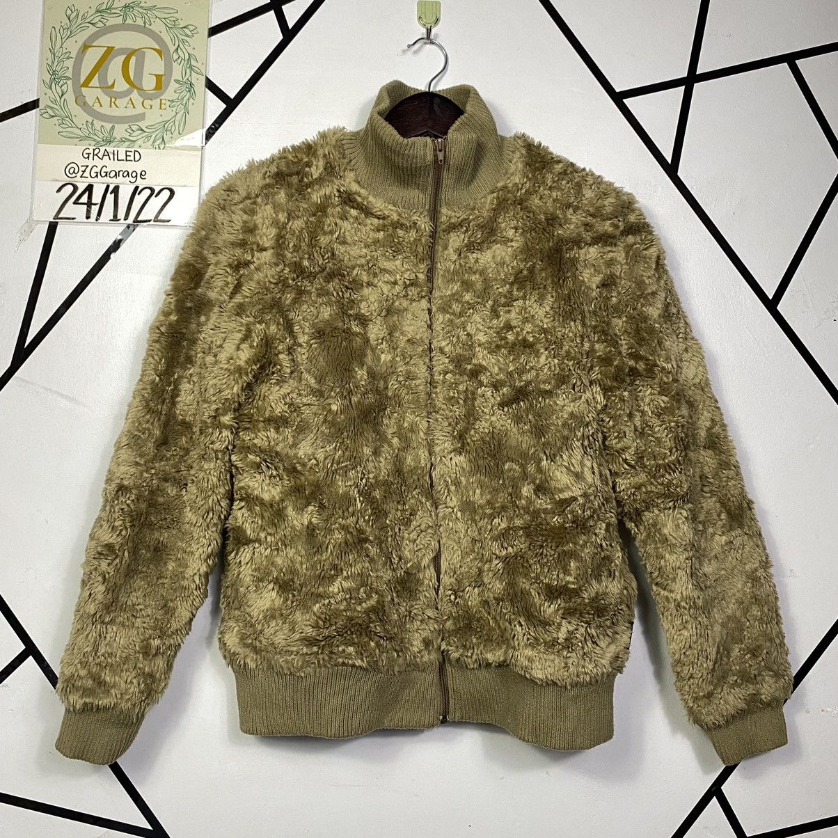 image of Gcw23Vintage Sherpa Jacket, Women's (Size Medium)