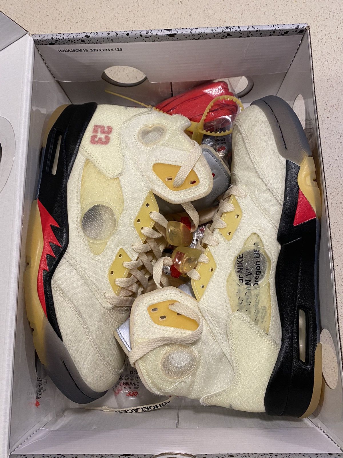 Jordan Brand × Off-White Air Jordan x Off-White 5 Retro SP Sail Size US 8 / EU 41 - 14 Thumbnail