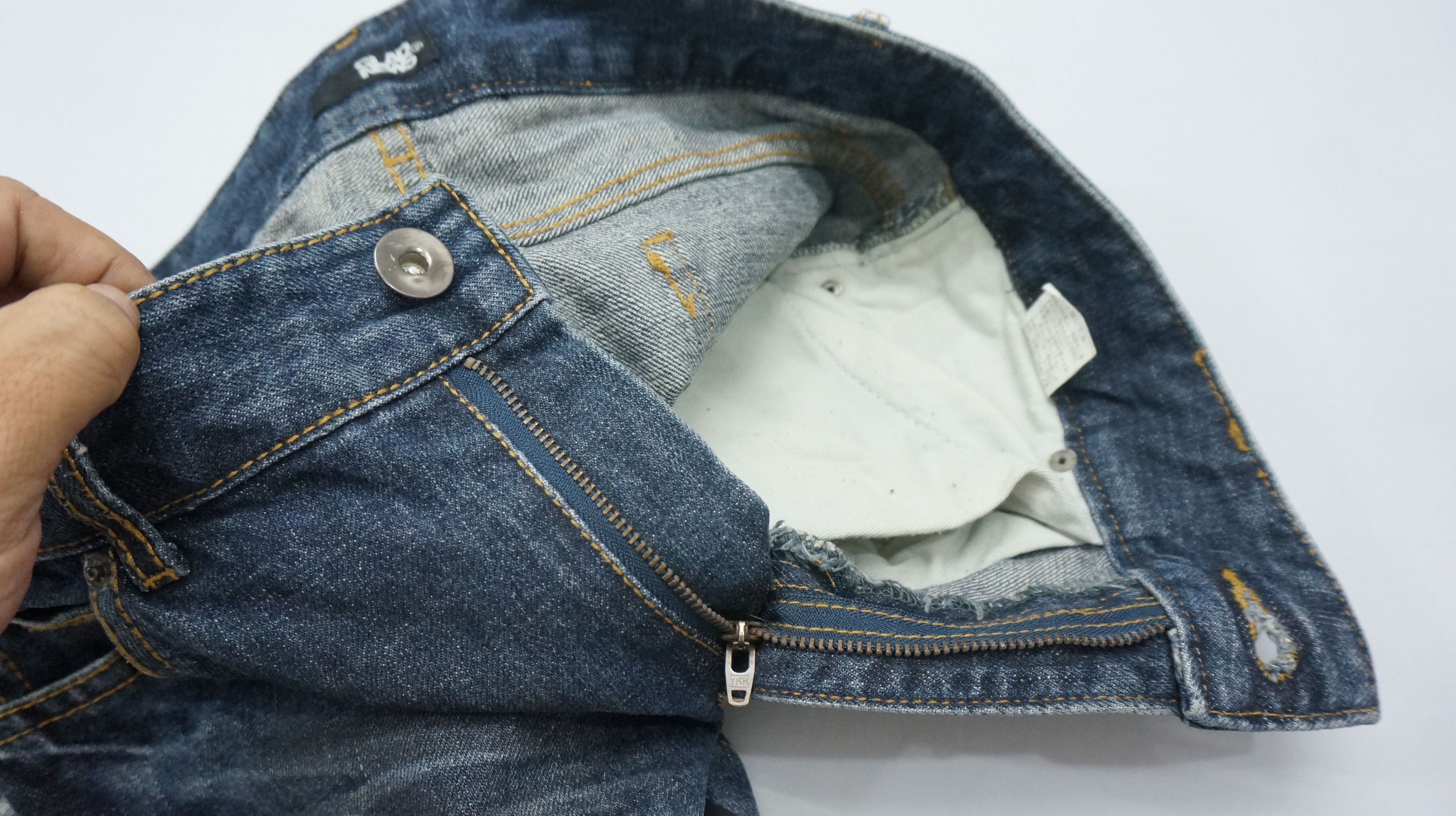 FLARE VTG 🔥 GLAD NEWS Punk Distressed Splattered Denim