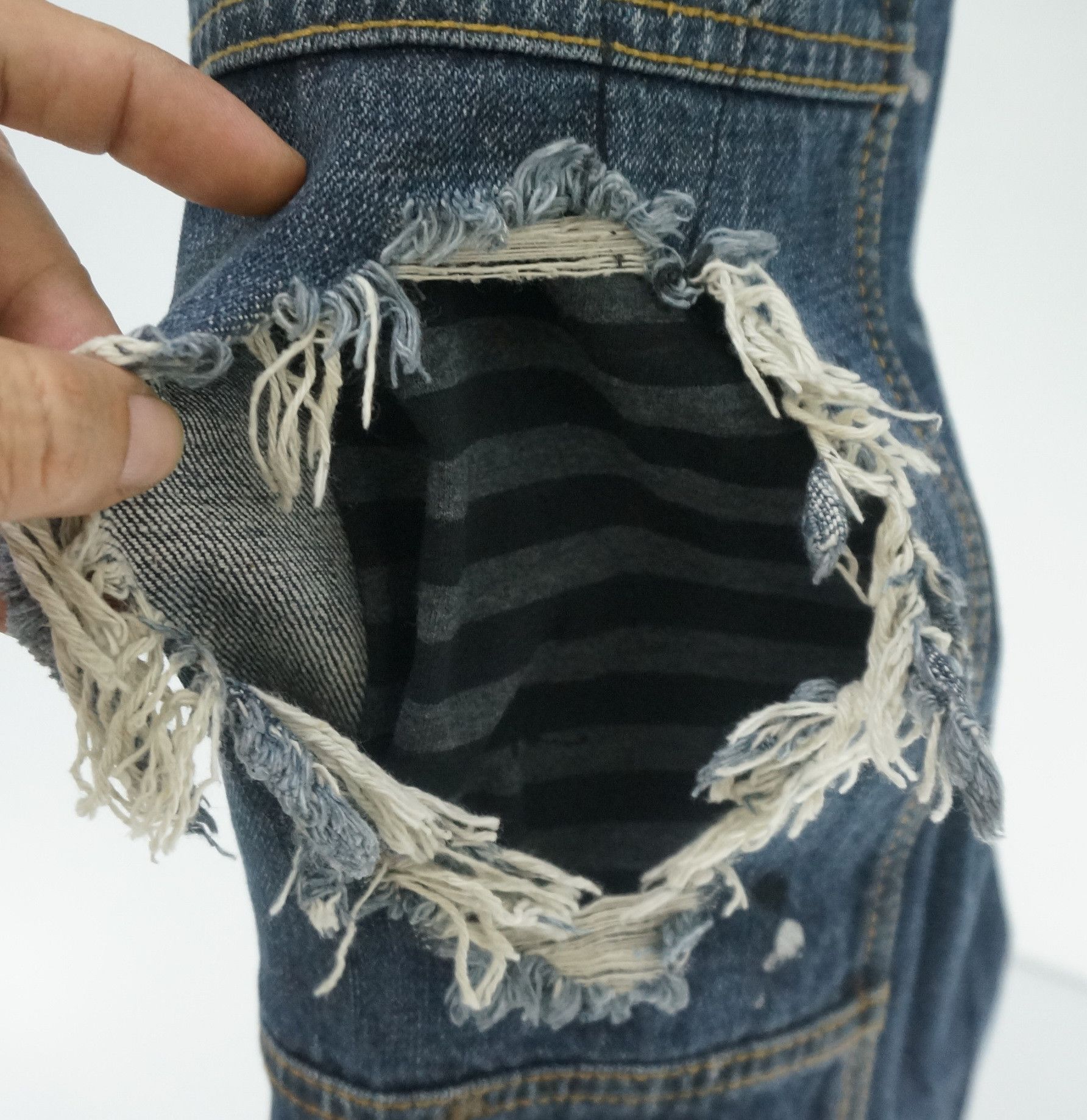 Japanese Brand FLARE VTG 🔥 GLAD NEWS Punk Distressed Splattered Denim Size US 30 / EU 46 - 7 Thumbnail