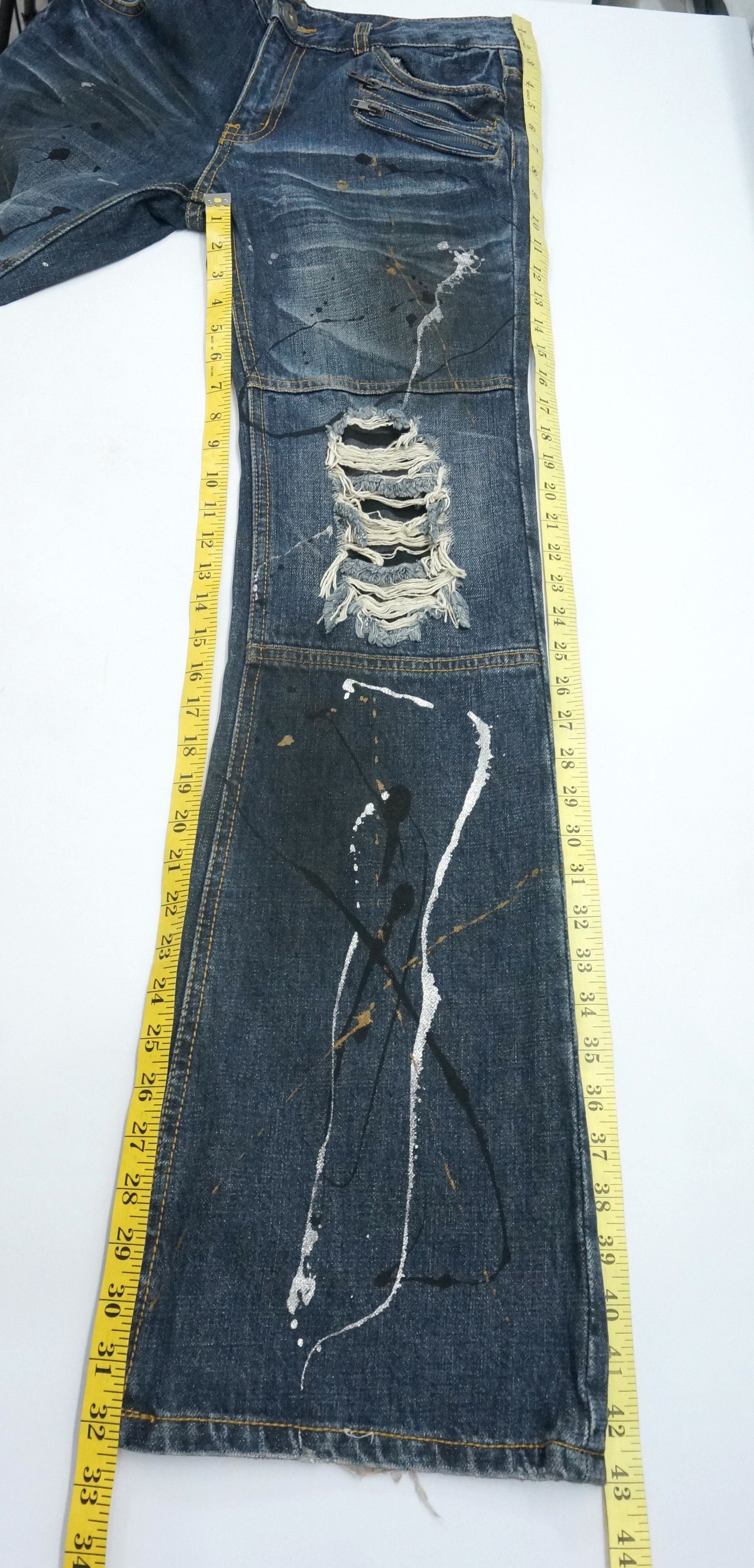 FLARE VTG 🔥 GLAD NEWS Punk Distressed Splattered Denim