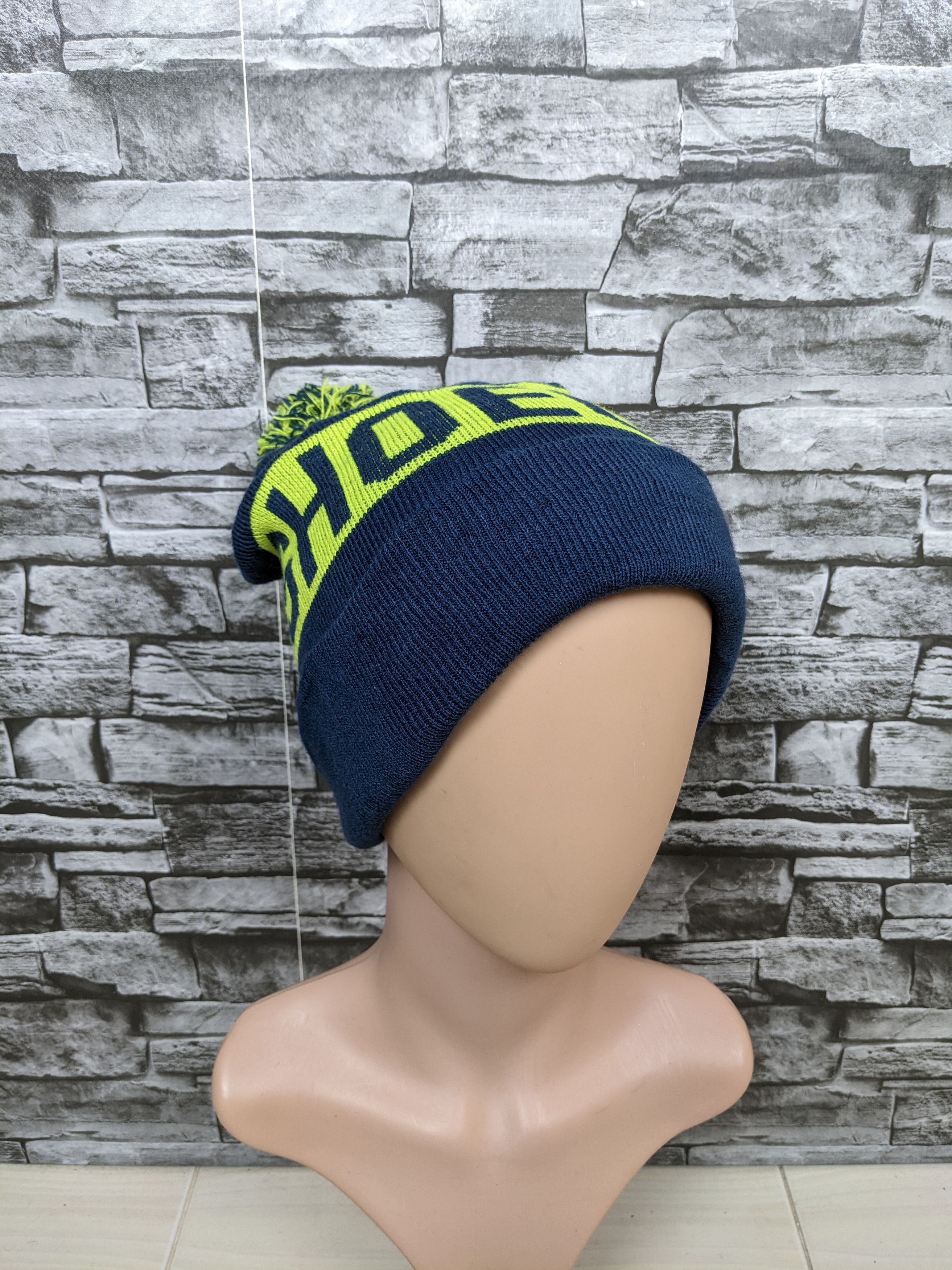 DC Vintage Dcshoecausa Beanie Hat Cap Snowcap Ski Size ONE SIZE - 1 Thumbnail