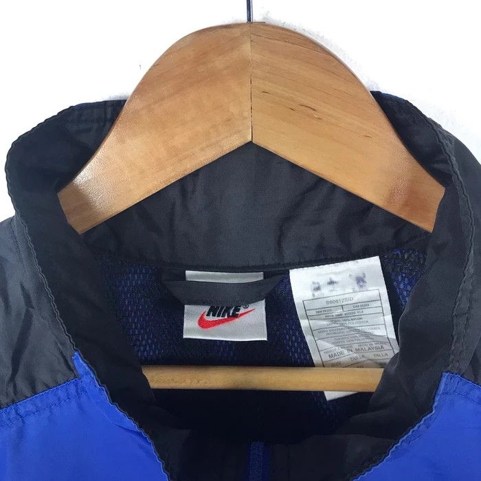 Vintage Vintage NIKE SWOOSH Blue Bomber Jacket Windbreaker Hip Hop Size US XL / EU 56 / 4 - 4 Thumbnail