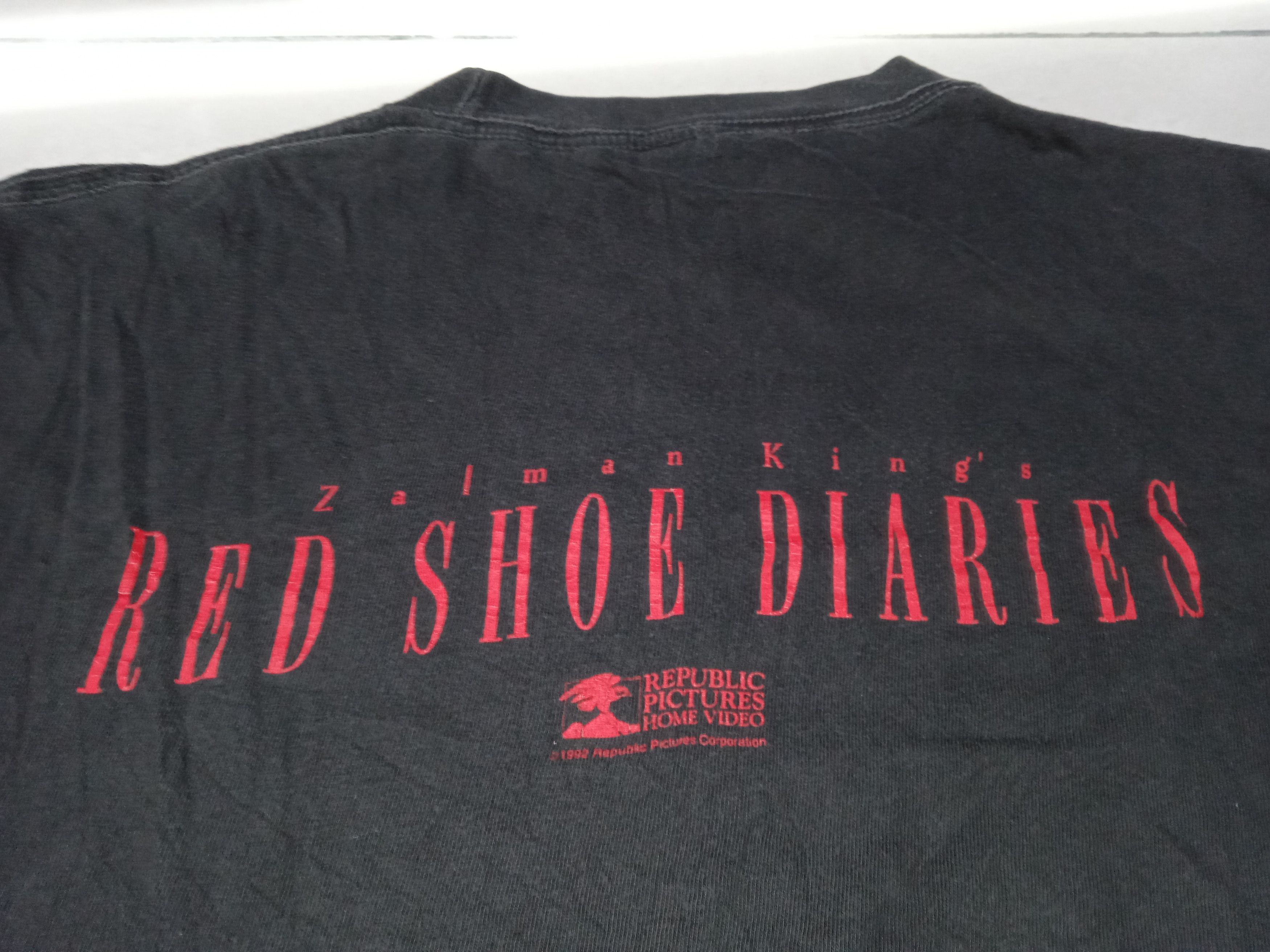 Other Vintage Red Shoe Diaries 90s T-Shirt Movie Size US XL / EU 56 / 4 - 5 Thumbnail