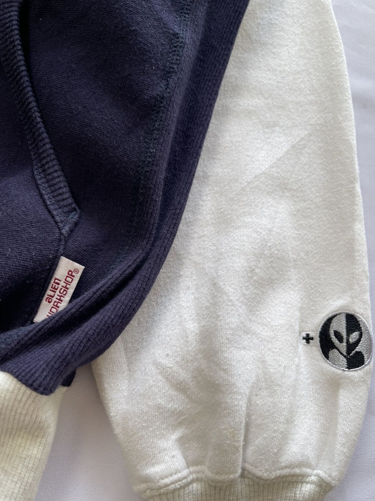 Alien Workshop Vintage Alien Workshop Skates Hooded Sweater Size US L / EU 52-54 / 3 - 5 Thumbnail