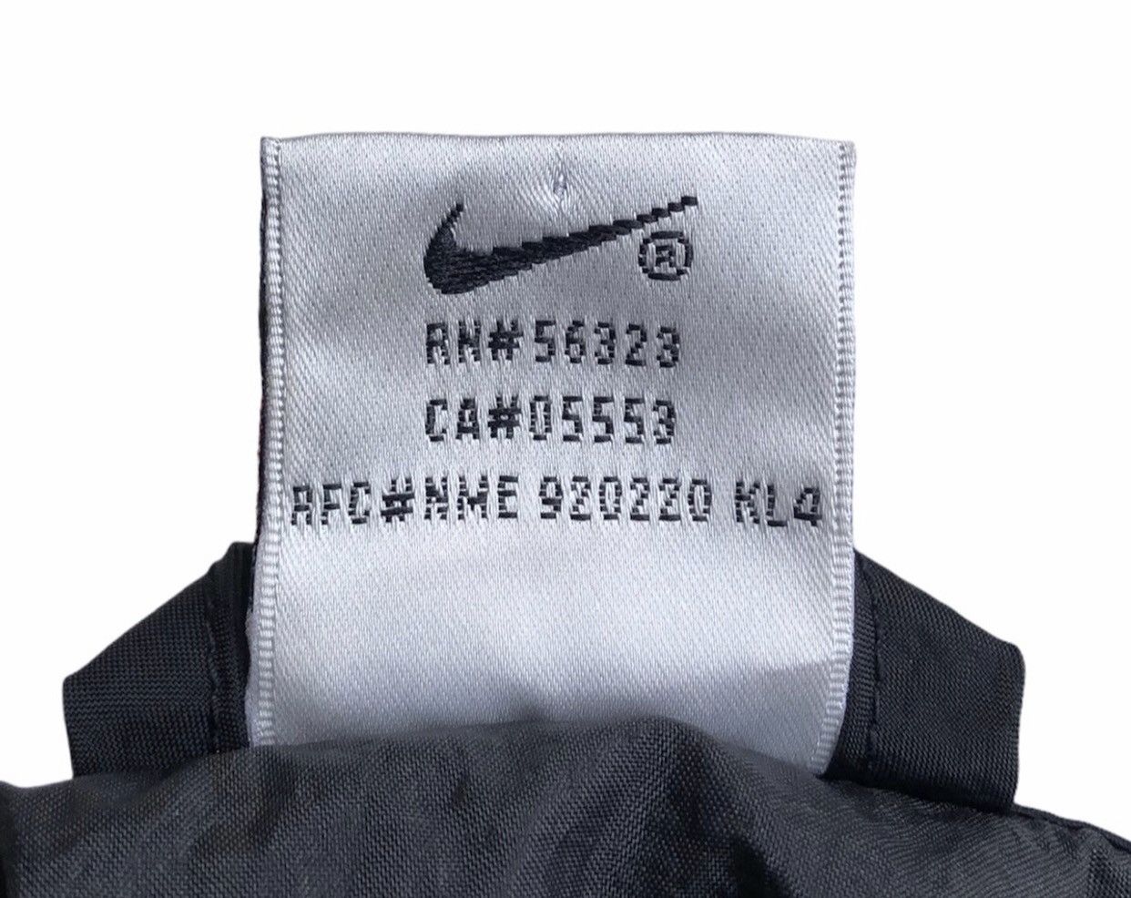 Nike Vintage Nike Air Windbreaker Pullover Black Nylon Jacket Size US M / EU 48-50 / 2 - 14 Thumbnail