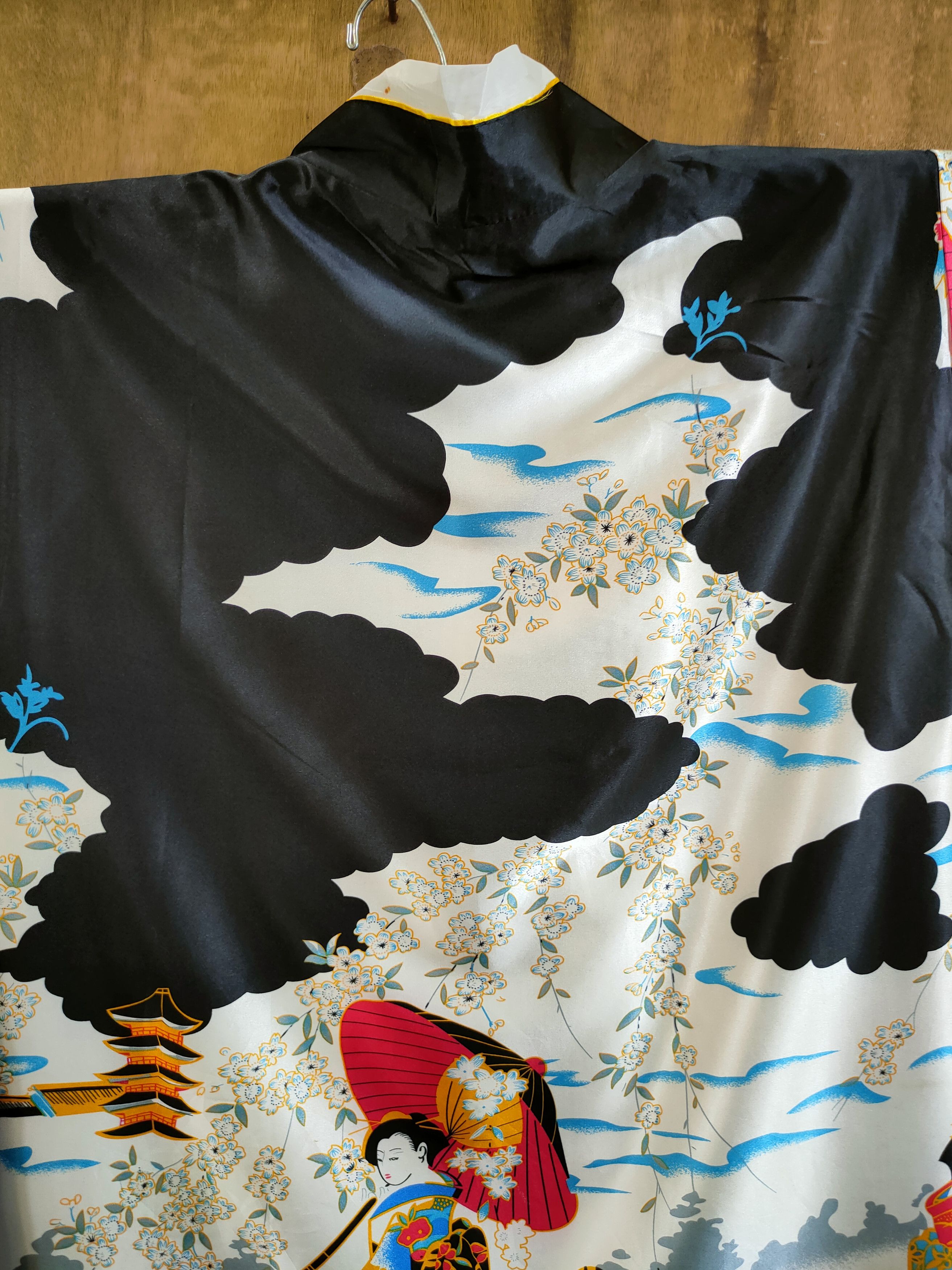 Japanese Brand DL Japanese ladies vintage kimono cardigan #46-720 Size ONE SIZE - 5 Thumbnail