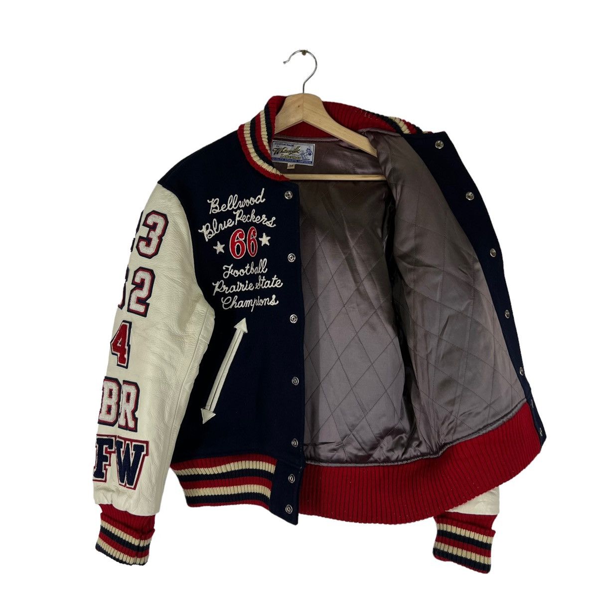 Toyo Enterprises 🔥🔥VINTAGE WHITESVILLE LOONEY TUNER LETTERMAN TOYO ENTERPRISE Size US S / EU 44-46 / 1 - 13 Thumbnail
