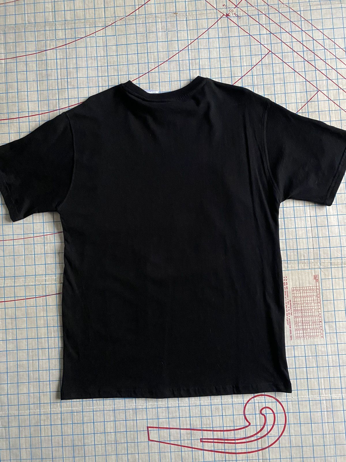 Vintage × Warner Bros The Hobbit Motion Pictures Trilogy Dragon Graphic Tee AOP Size US L / EU 52-54 / 3 - 9 Thumbnail