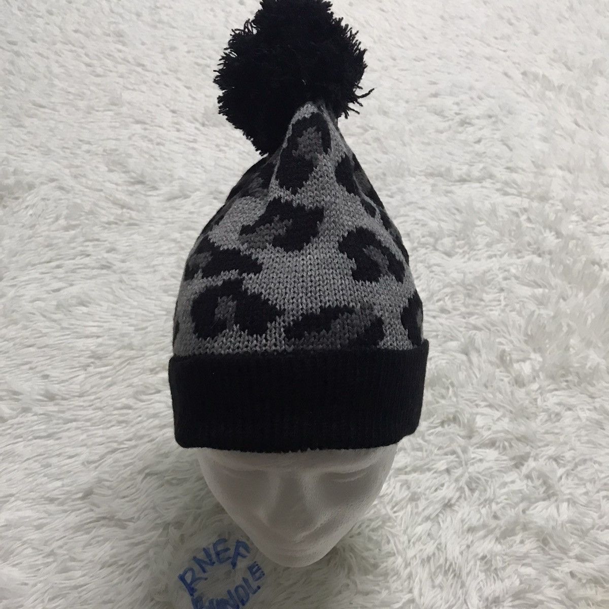 Other Nice design beanie hat snow cap Size ONE SIZE - 8 Thumbnail