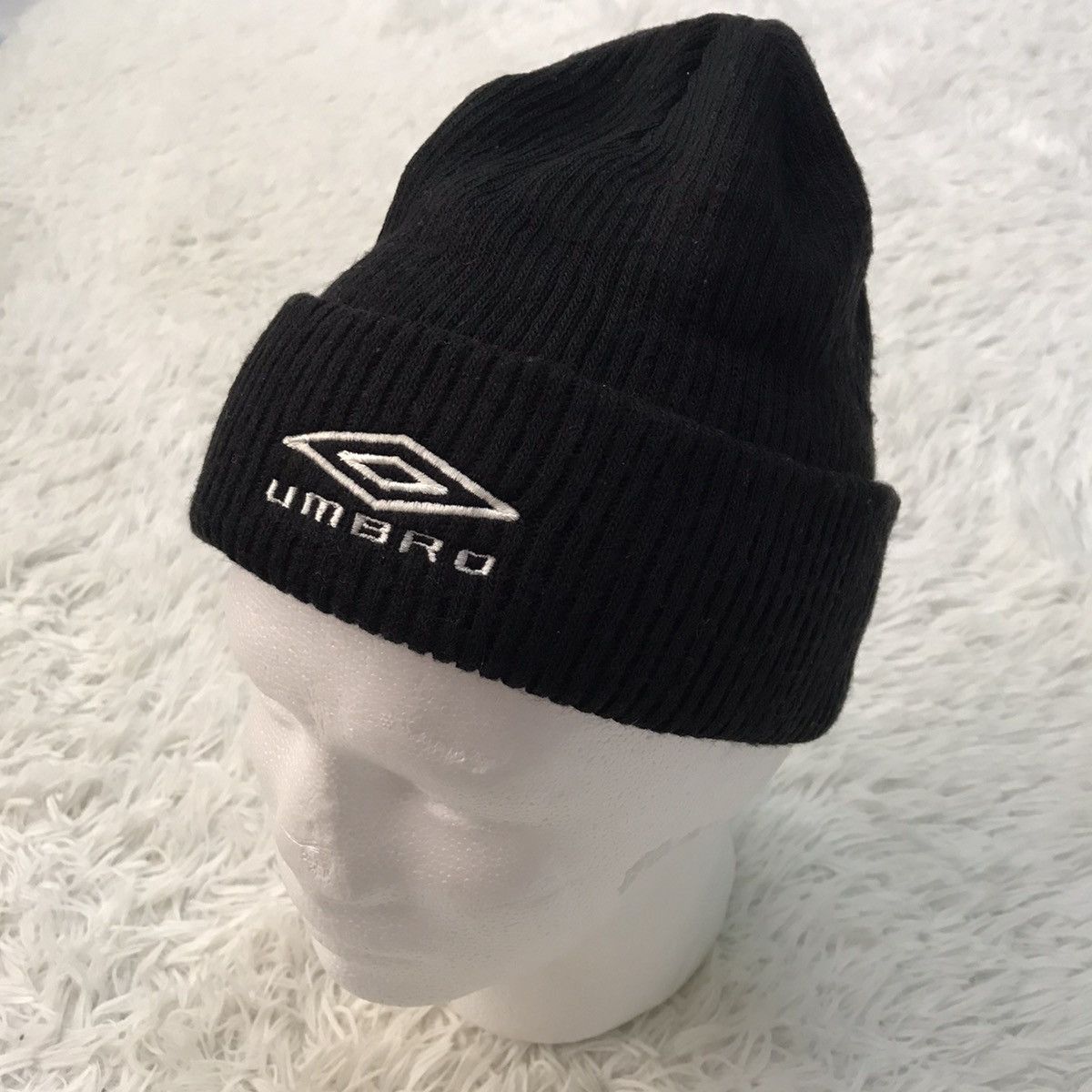 Descente Umbro Beanie Hat/Cap/Snowhat/Snowcap Size ONE SIZE - 2 Thumbnail