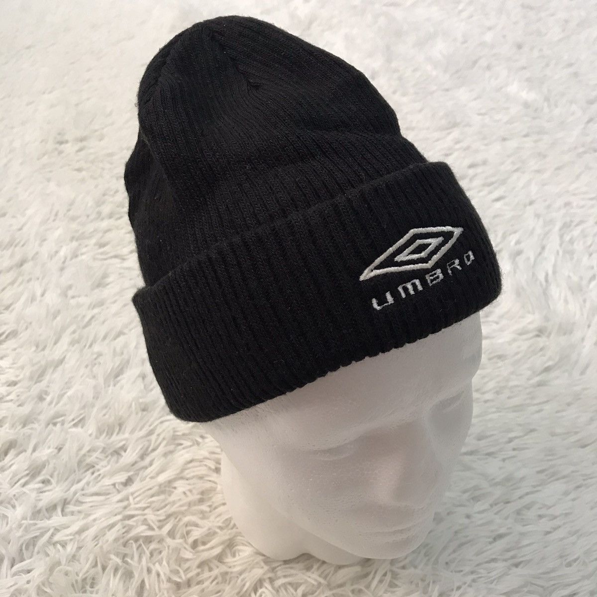 Descente Umbro Beanie Hat/Cap/Snowhat/Snowcap Size ONE SIZE - 3 Thumbnail
