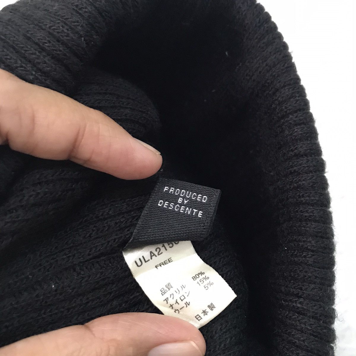 Descente Umbro Beanie Hat/Cap/Snowhat/Snowcap Size ONE SIZE - 9 Thumbnail