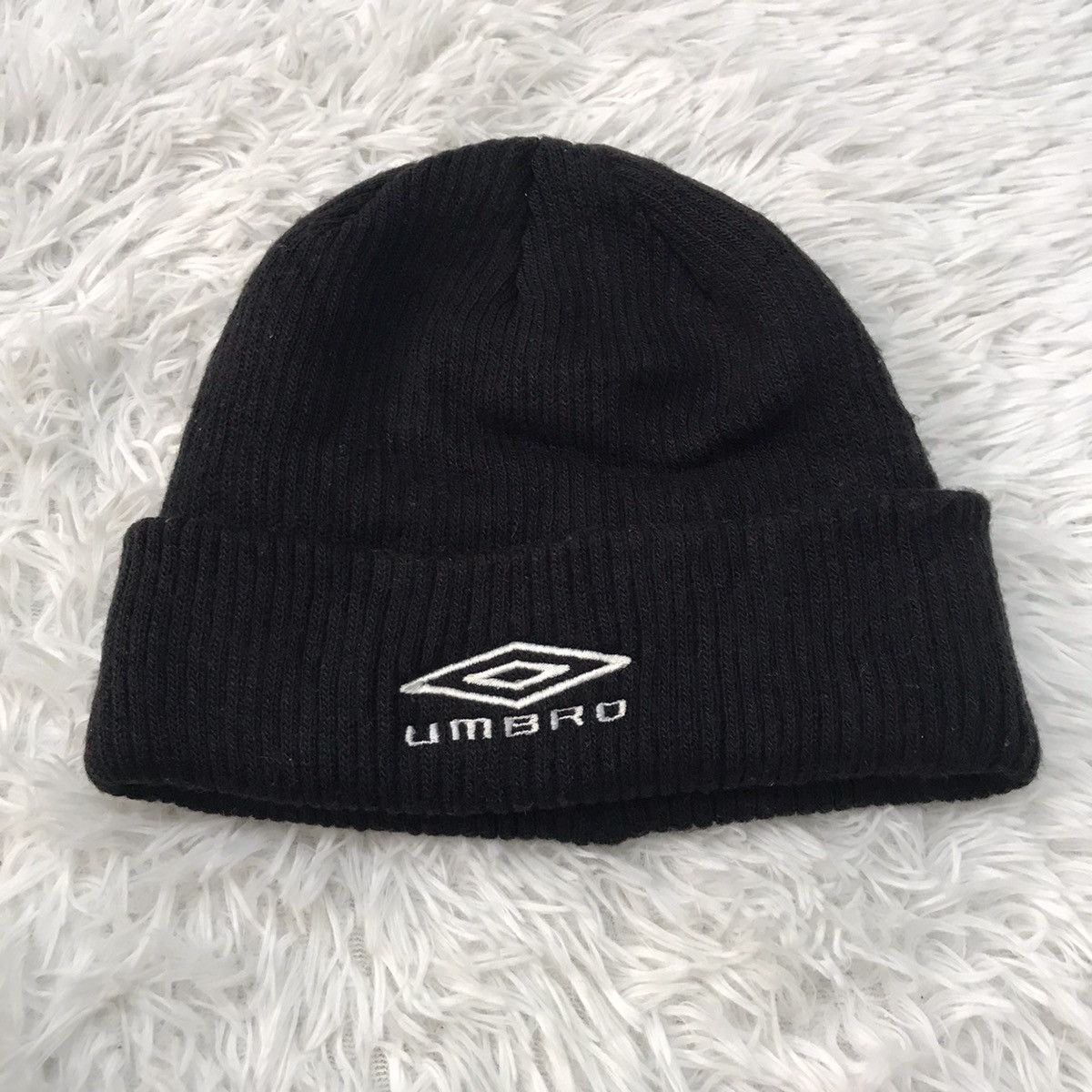 Descente Umbro Beanie Hat/Cap/Snowhat/Snowcap Size ONE SIZE - 4 Thumbnail