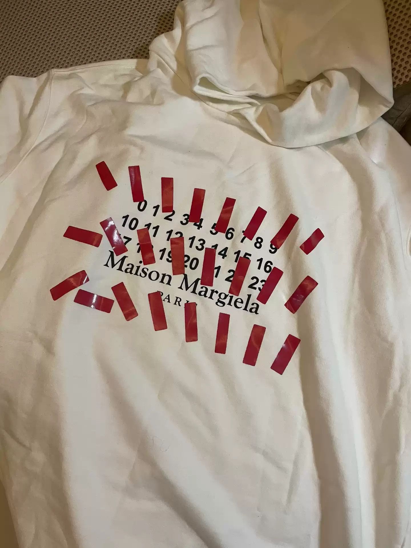 Maison Margiela Maison margiela hands over a white tape calendar hoodie Size US XL / EU 56 / 4 - 1 Thumbnail