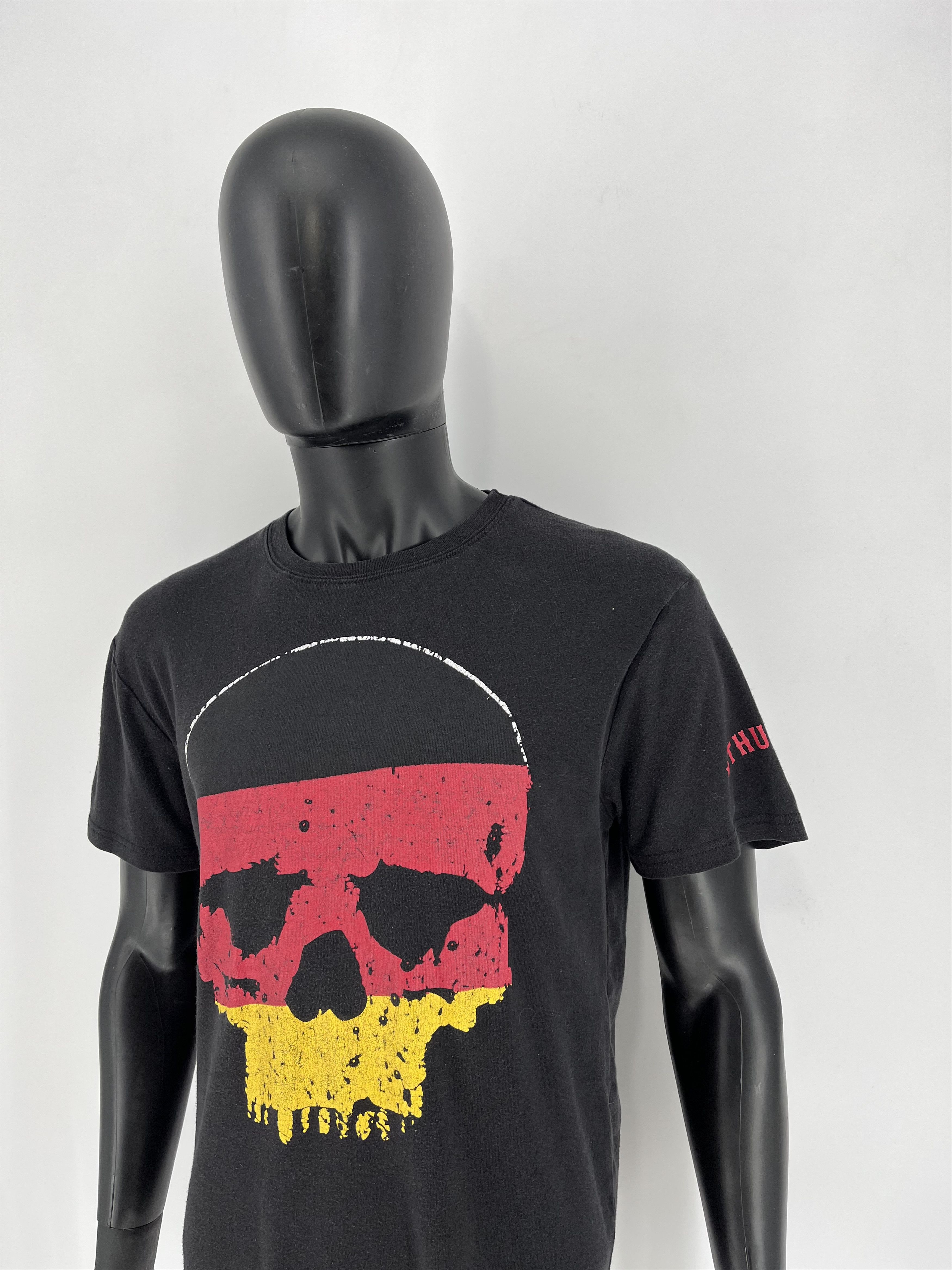 Band Tees Vintage Y2k Thug Life vintage USA streetwear tee Skull tee Size US M / EU 48-50 / 2 - 4 Thumbnail