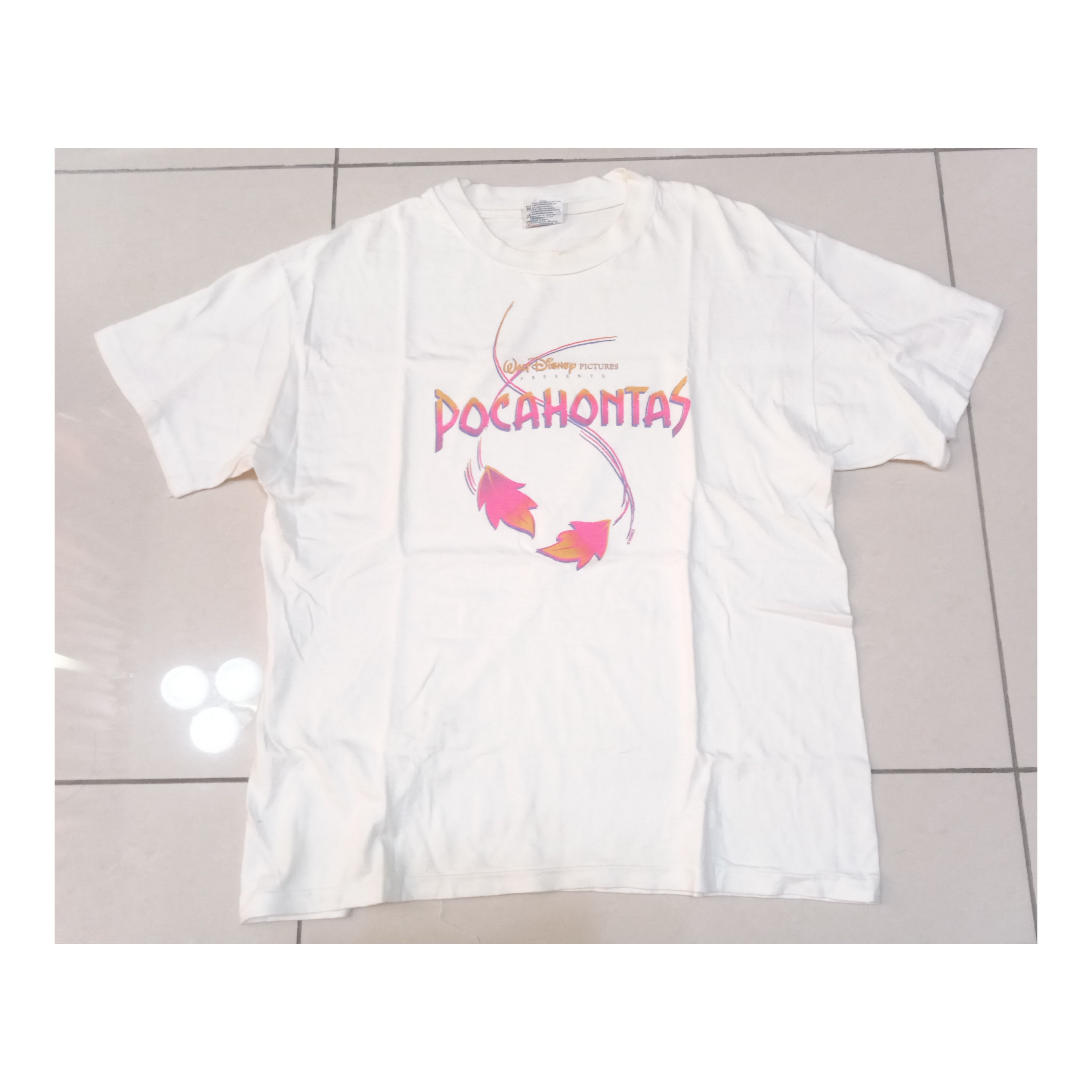 image of Vintage Pocahontas 90's T-Shirt Disney in White, Men's (Size Large)