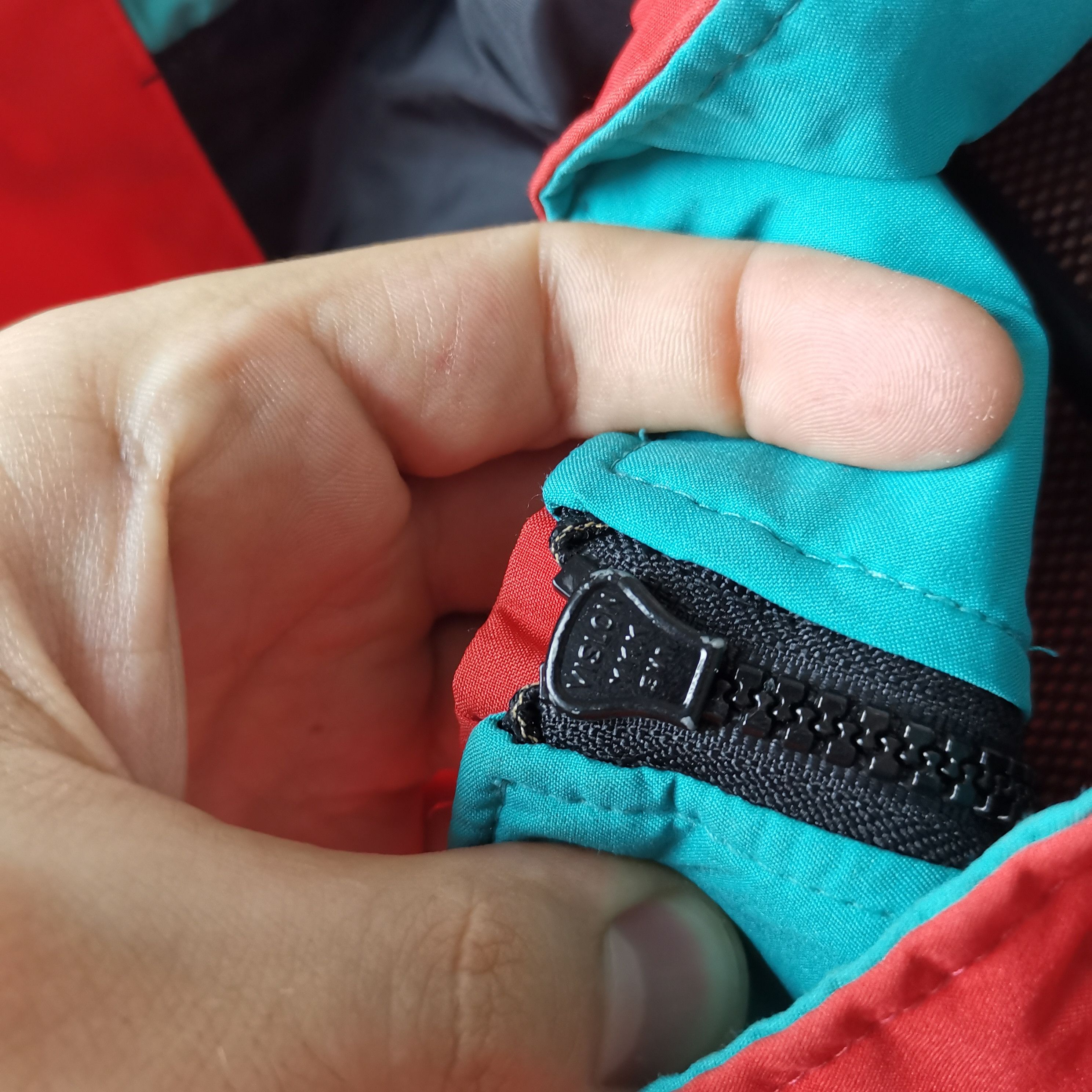 The North Face The North Face vintage stowaway red gore-tex jacket Size US L / EU 52-54 / 3 - 6 Thumbnail