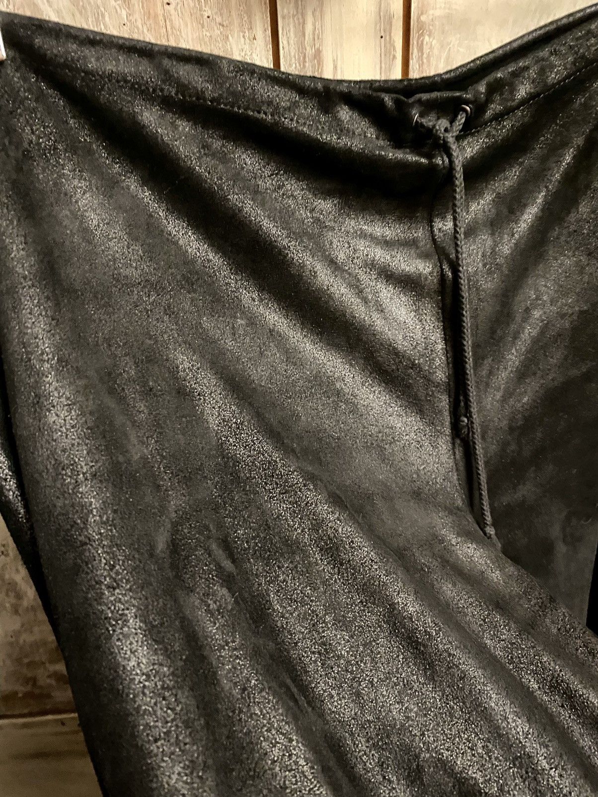 Ann Demeulemeester Ann Demeulemeester black shinny leather cropped jogger pants Size 28" / US 6 / IT 42 - 6 Thumbnail