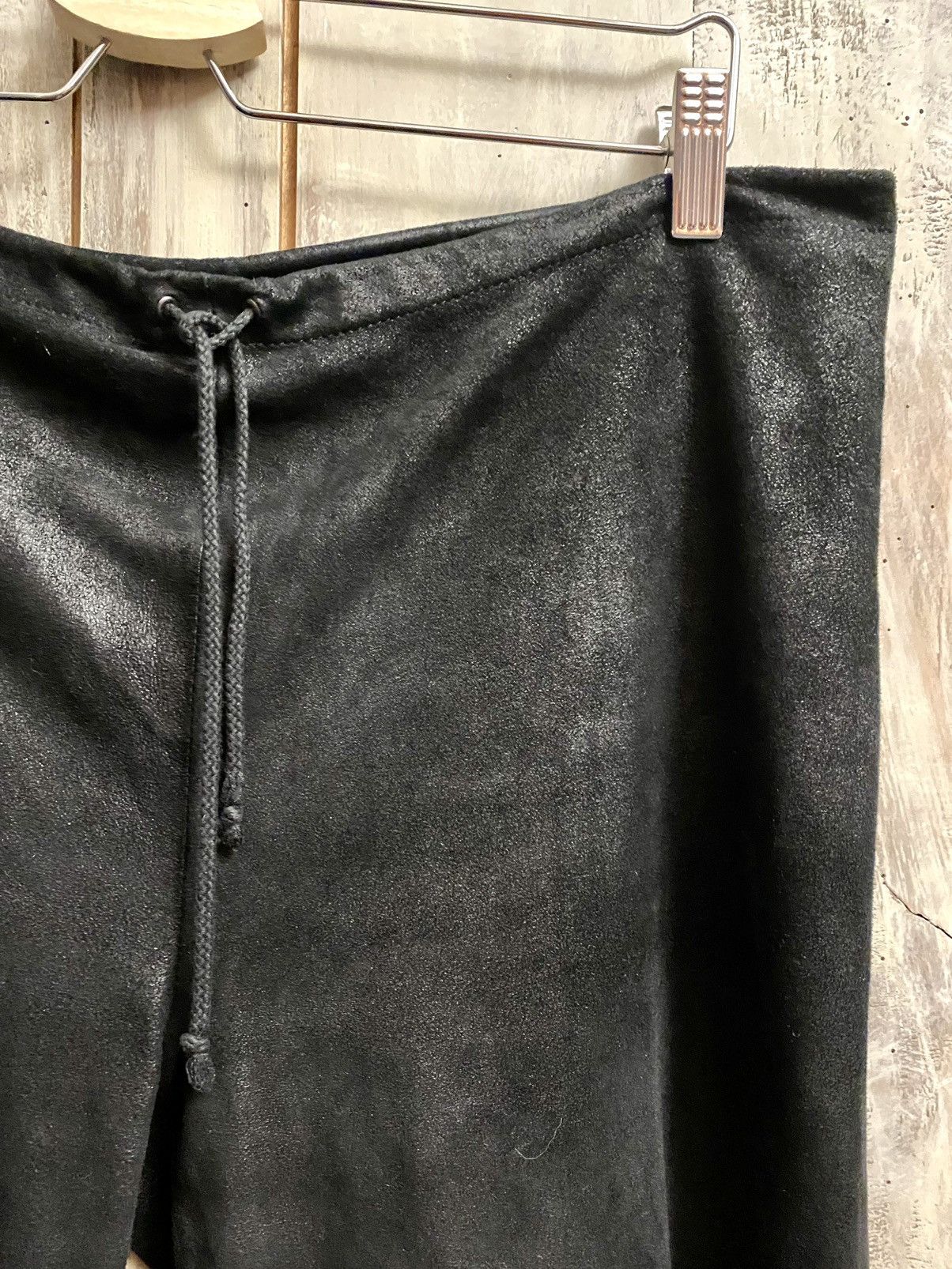 Ann Demeulemeester Ann Demeulemeester black shinny leather cropped jogger pants Size 28" / US 6 / IT 42 - 5 Thumbnail