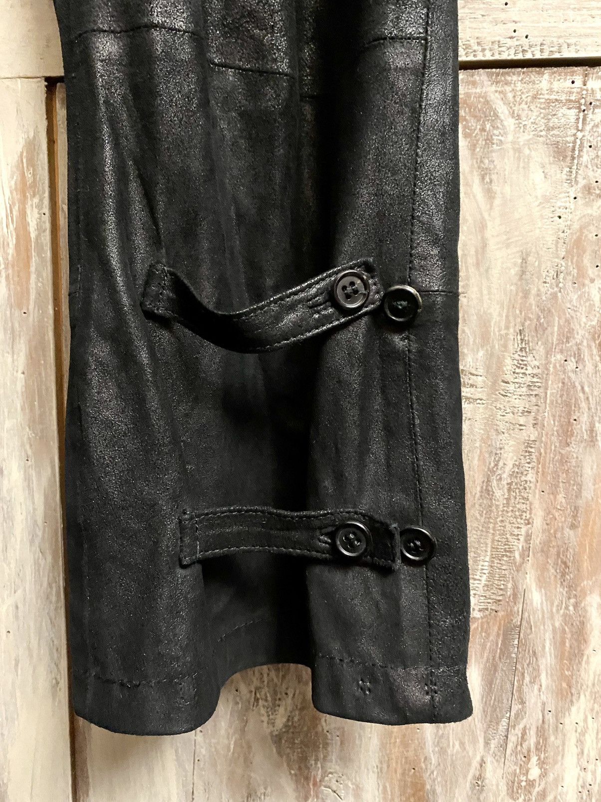 Ann Demeulemeester Ann Demeulemeester black shinny leather cropped jogger pants Size 28" / US 6 / IT 42 - 4 Thumbnail