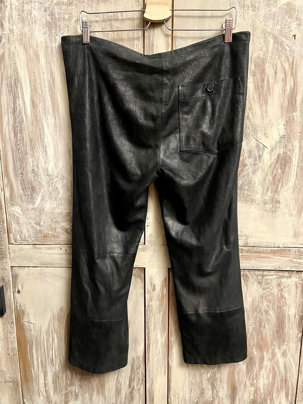 Ann Demeulemeester Ann Demeulemeester black shinny leather cropped jogger pants Size 28" / US 6 / IT 42 - 3 Thumbnail