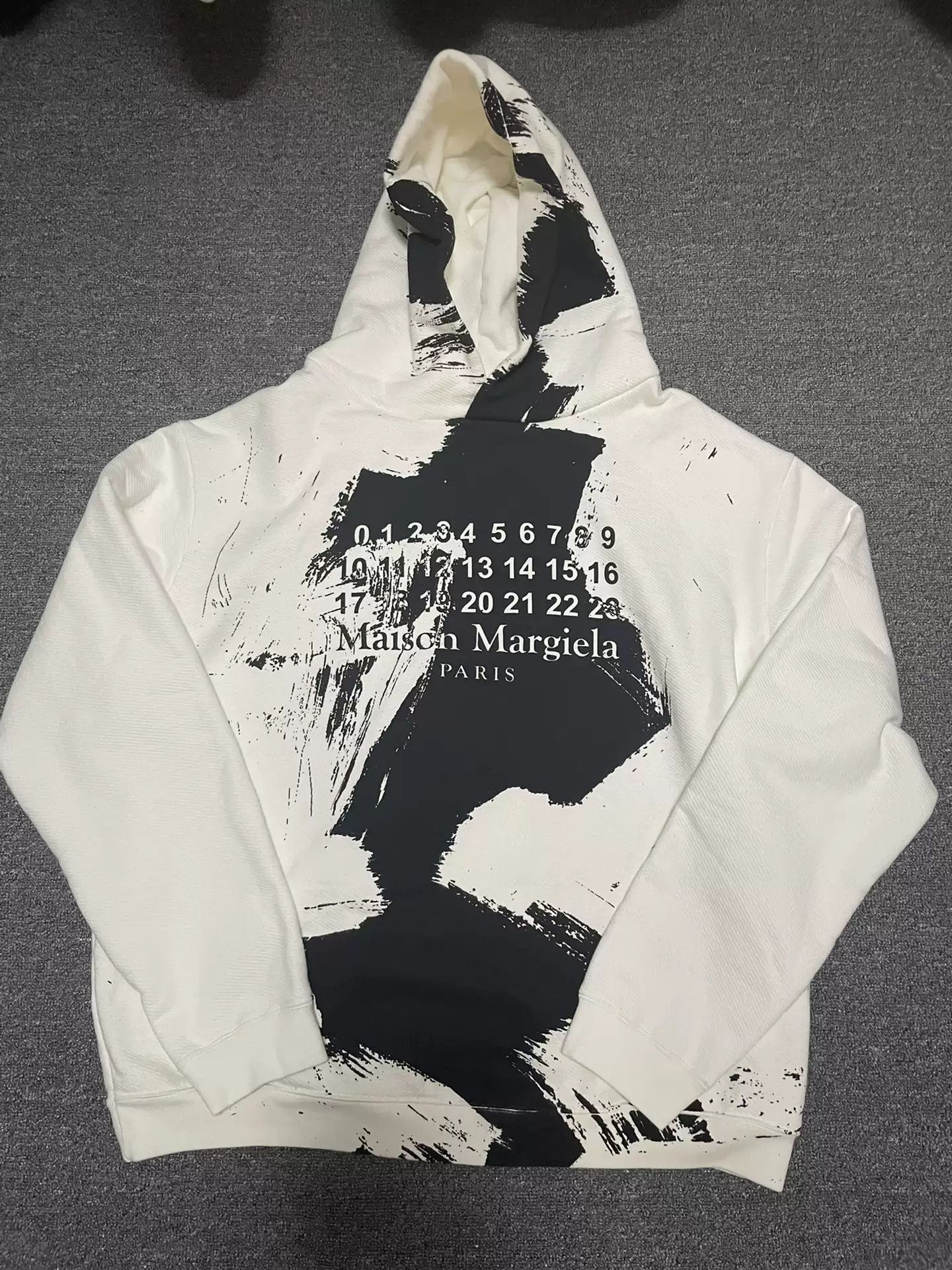 Maison Margiela Maison Margiela white ink-splashed hoodie Size US S / EU 44-46 / 1 - 1 Thumbnail