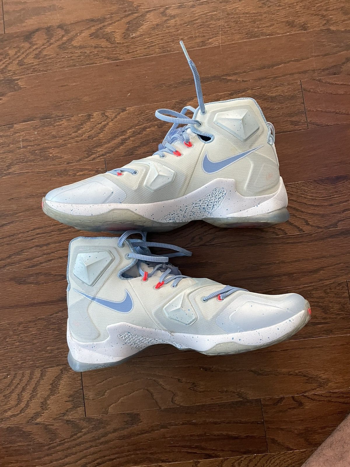 Nike Nike Lebron 13 Christmas 2015 Size US 12 / EU 45 - 2 Thumbnail