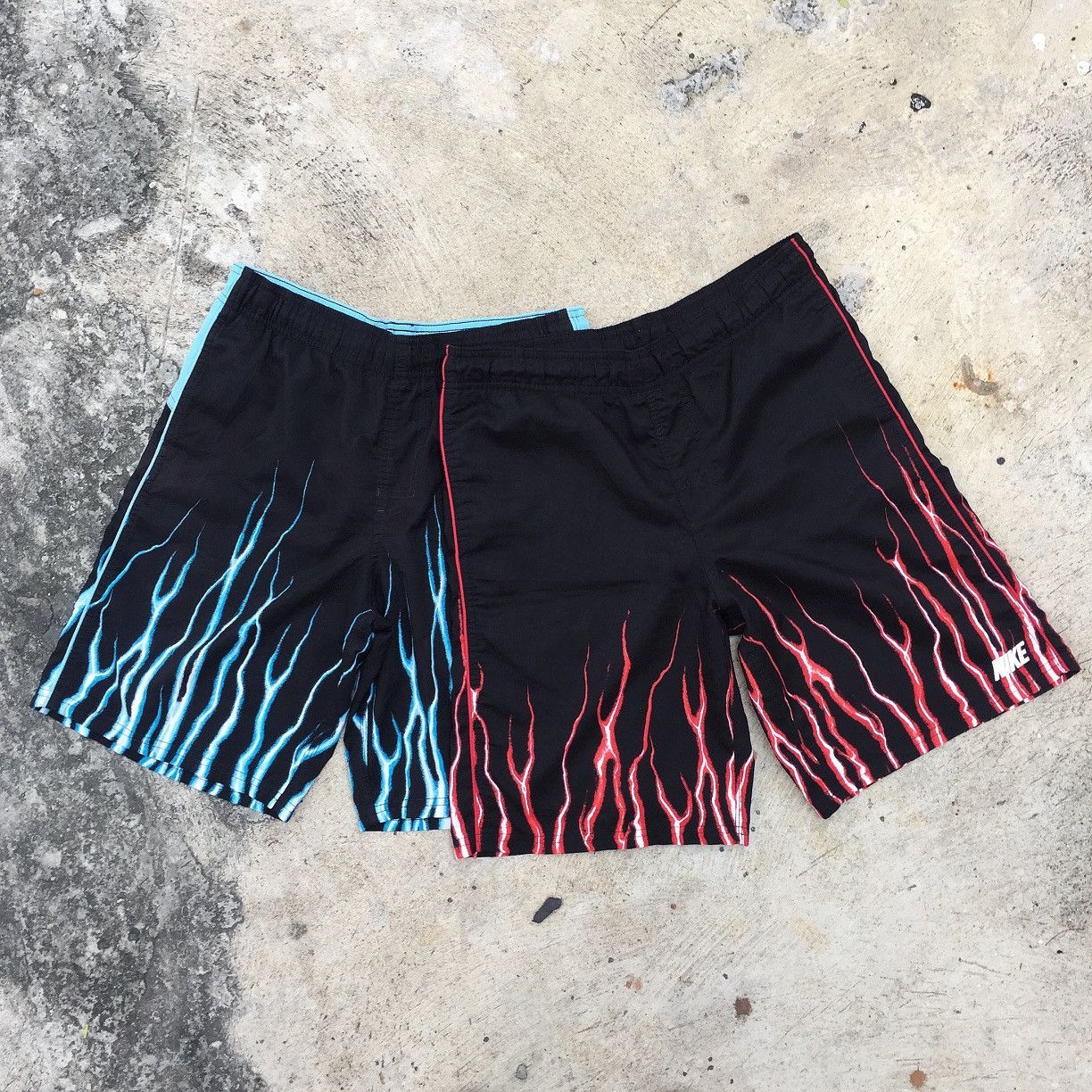 Nike × Vintage [SOLD] Vintage Nike Flame Short Size US 30 / EU 46 - 1 Thumbnail