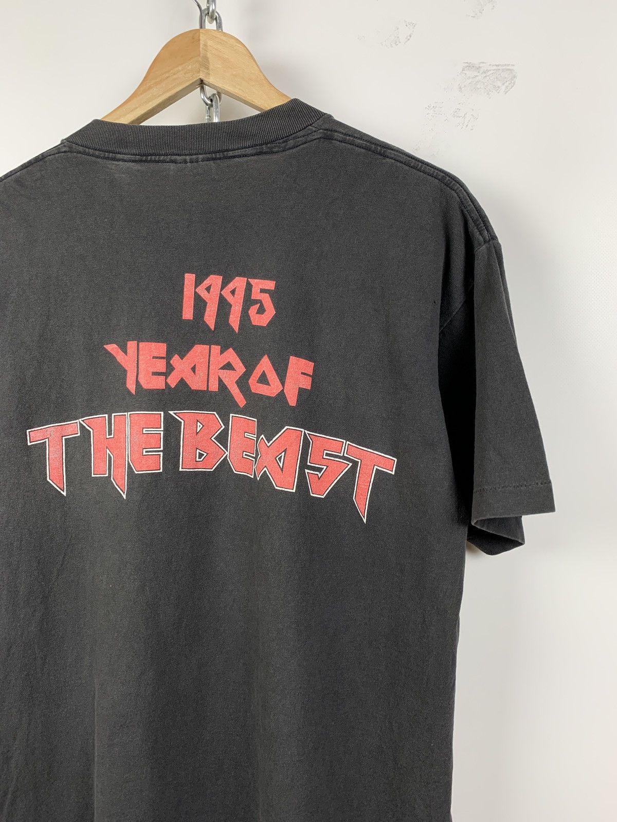 Band Tees 1995 Vintage Iron Maiden Year Of The Beast Very Rare T-Shirt Size US L / EU 52-54 / 3 - 7 Thumbnail