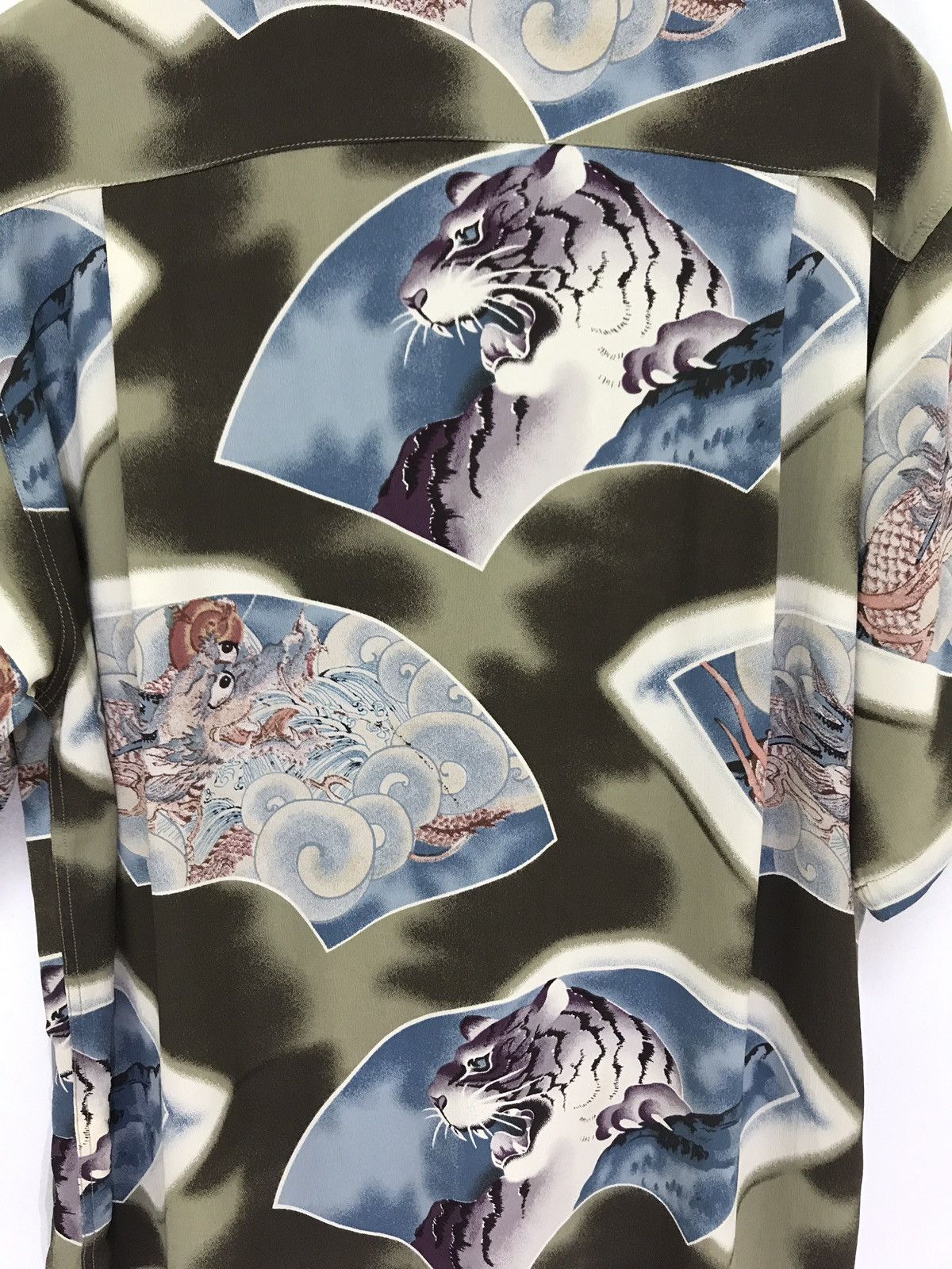 Sun Surf 🐅Sun Surf 100% Rayon Crepe Kimono Sun Surf Tigers Dragons Size US M / EU 48-50 / 2 - 12 Thumbnail