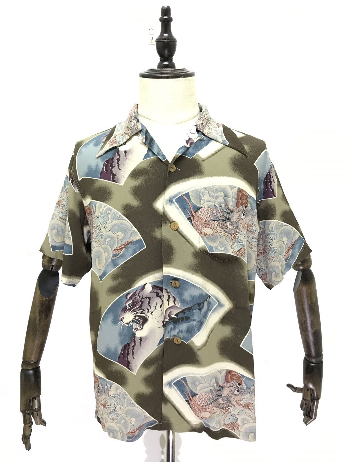 Sun Surf 🐅Sun Surf 100% Rayon Crepe Kimono Sun Surf Tigers Dragons Size US M / EU 48-50 / 2 - 3 Thumbnail