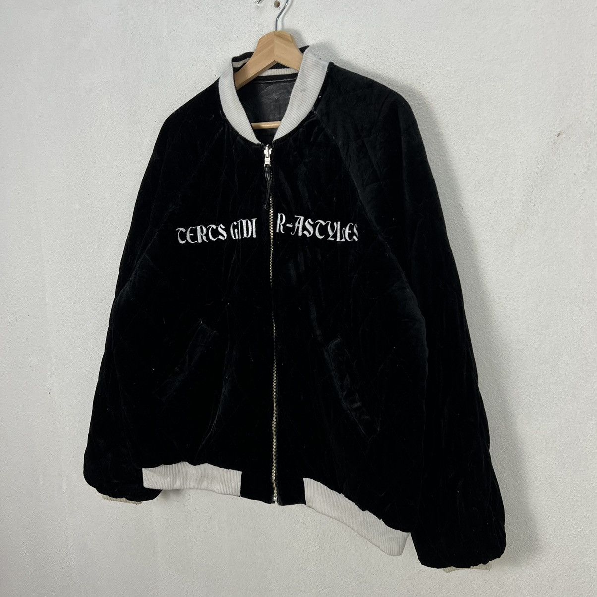 Japanese Brand VINTAGE RASVOA REVERSIBLE VELVET JACKET BIG LOGO ROSE Size US M / EU 48-50 / 2 - 3 Thumbnail